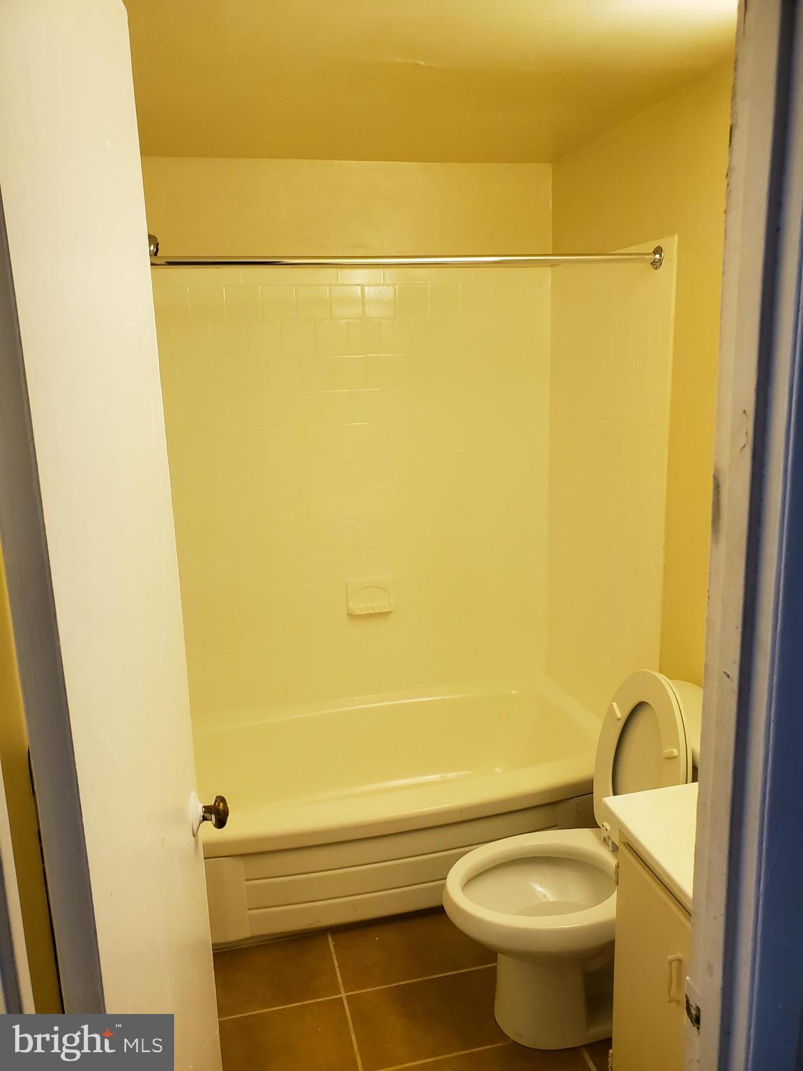 HOLLY HILL CONDOMINIUMS - Residential Lease