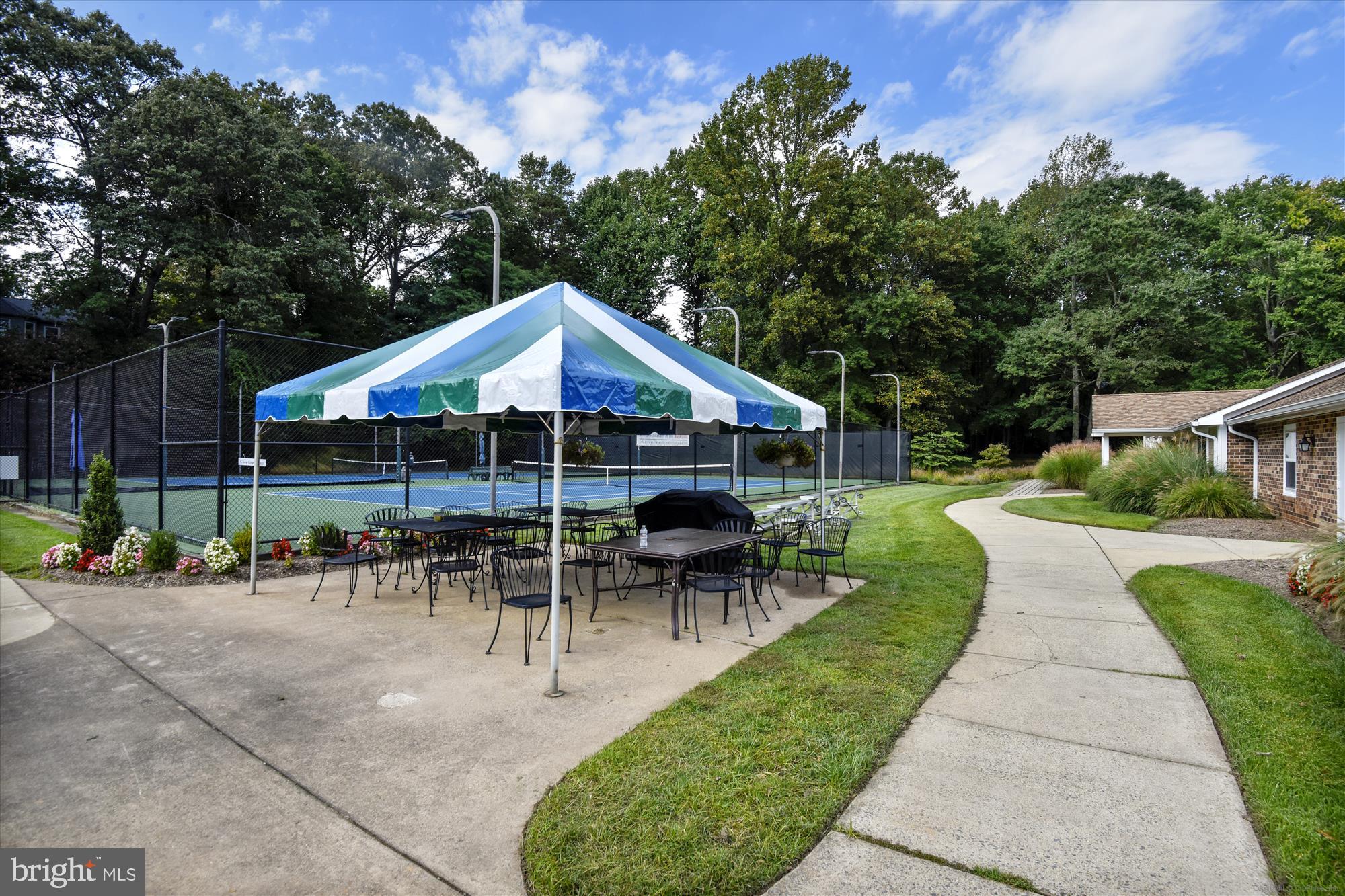 WAPLES MILL ESTATES - Residential