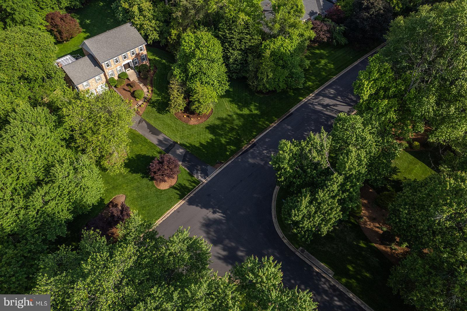 WAPLES MILL ESTATES - Residential