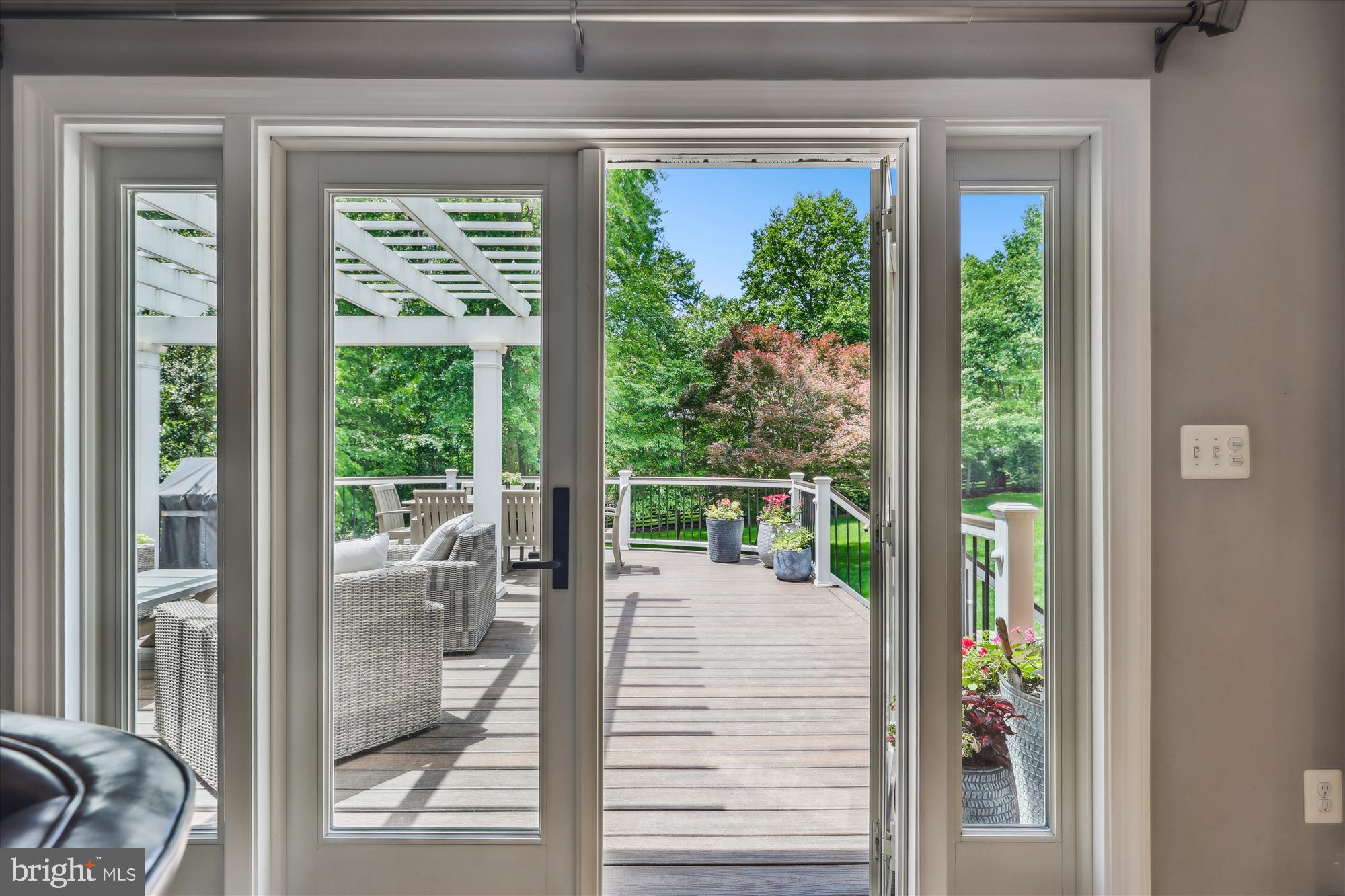 WAPLES MILL ESTATES - Residential