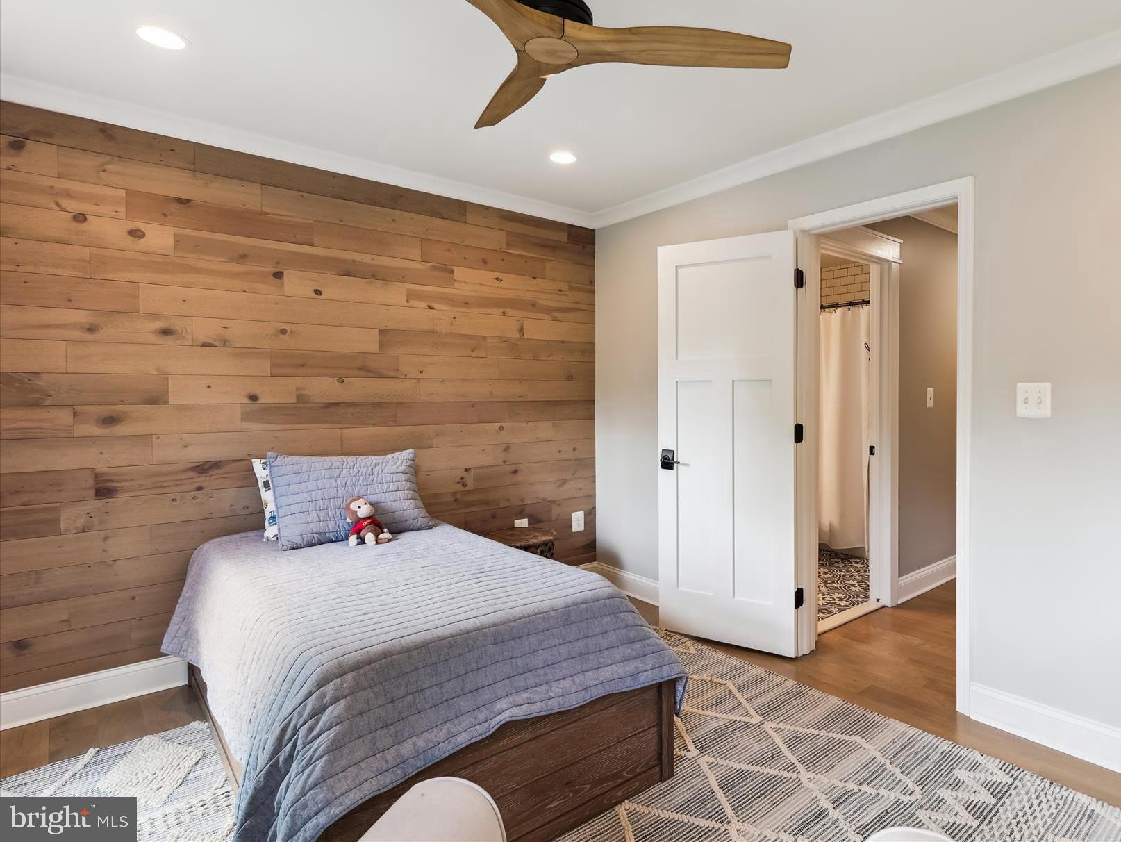 WAPLES MILL ESTATES - Residential