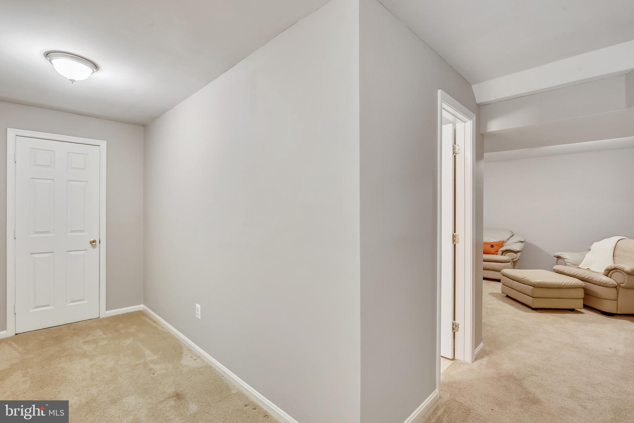 WILLIAMSBURG VILLAGE - Residential