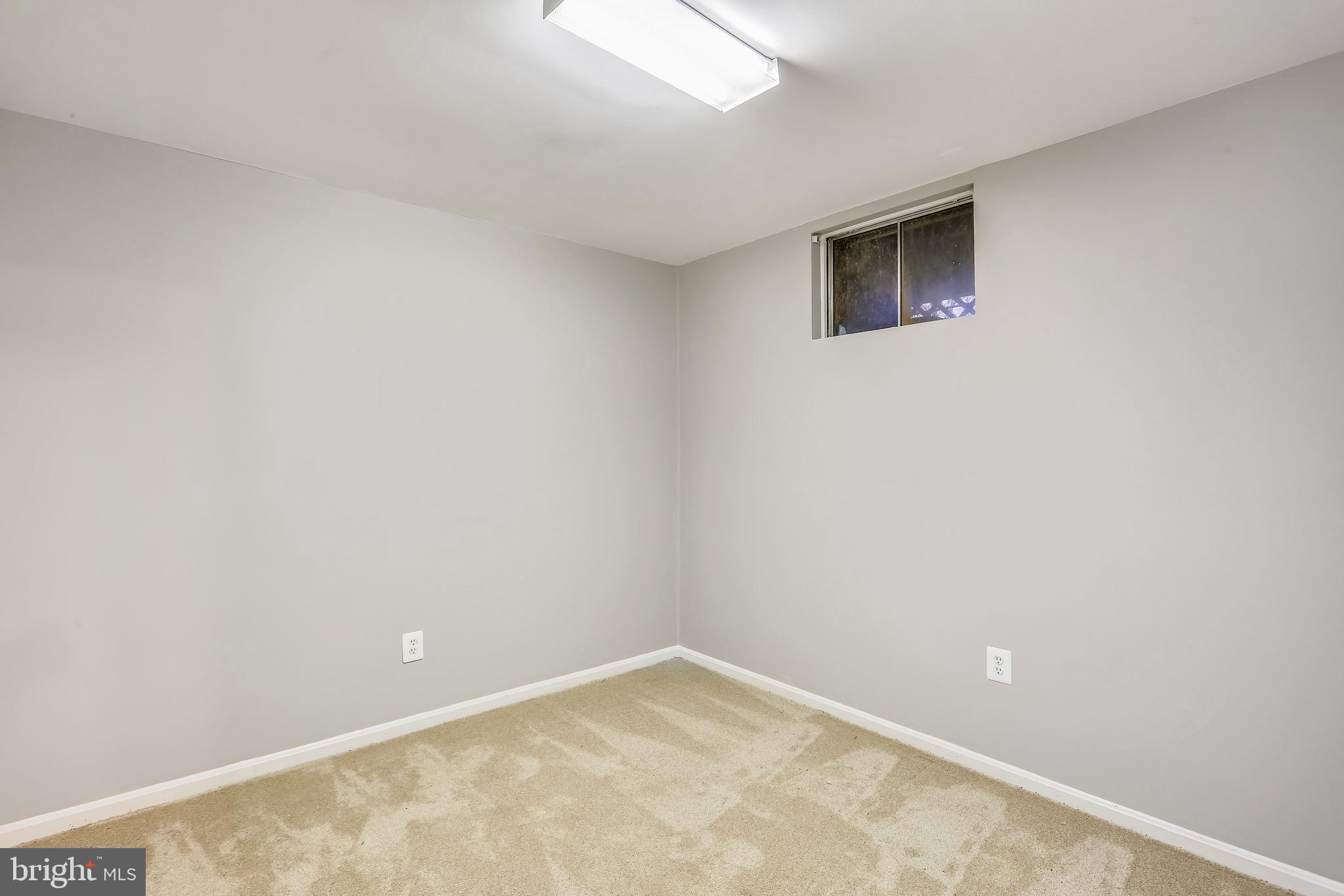 WILLIAMSBURG VILLAGE - Residential