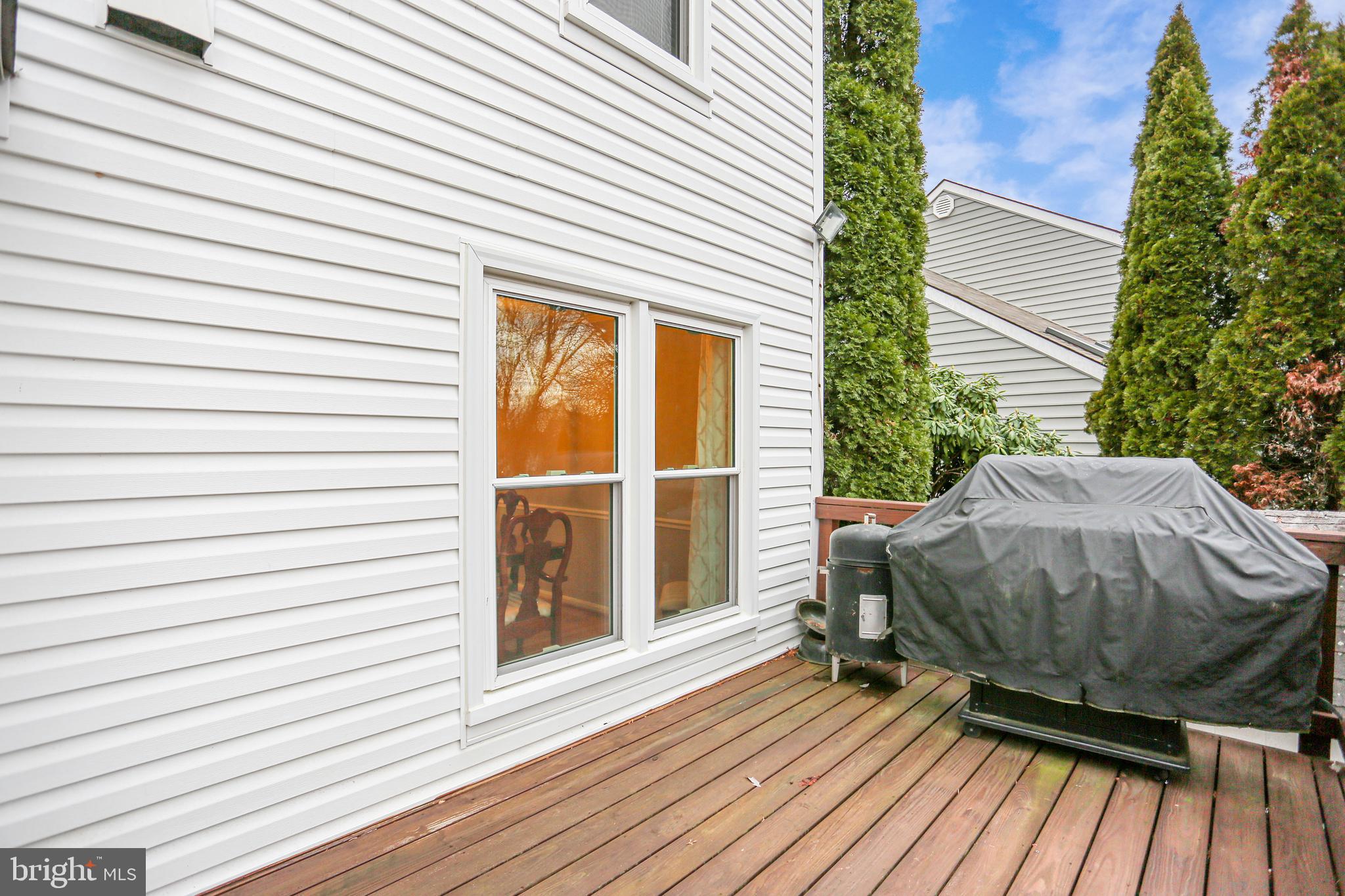 WILLIAMSBURG VILLAGE - Residential