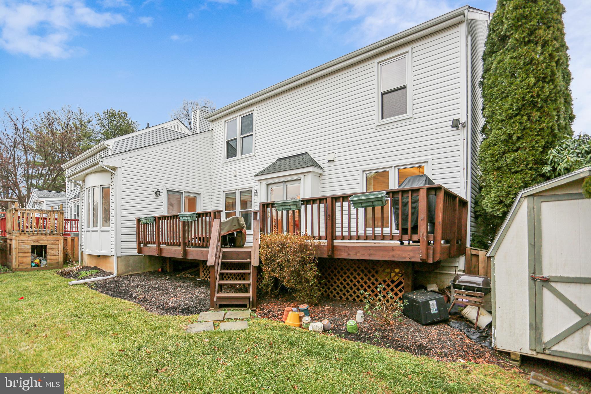 WILLIAMSBURG VILLAGE - Residential