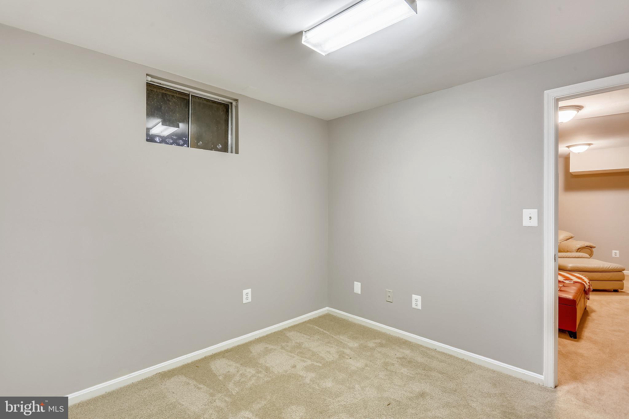 WILLIAMSBURG VILLAGE - Residential