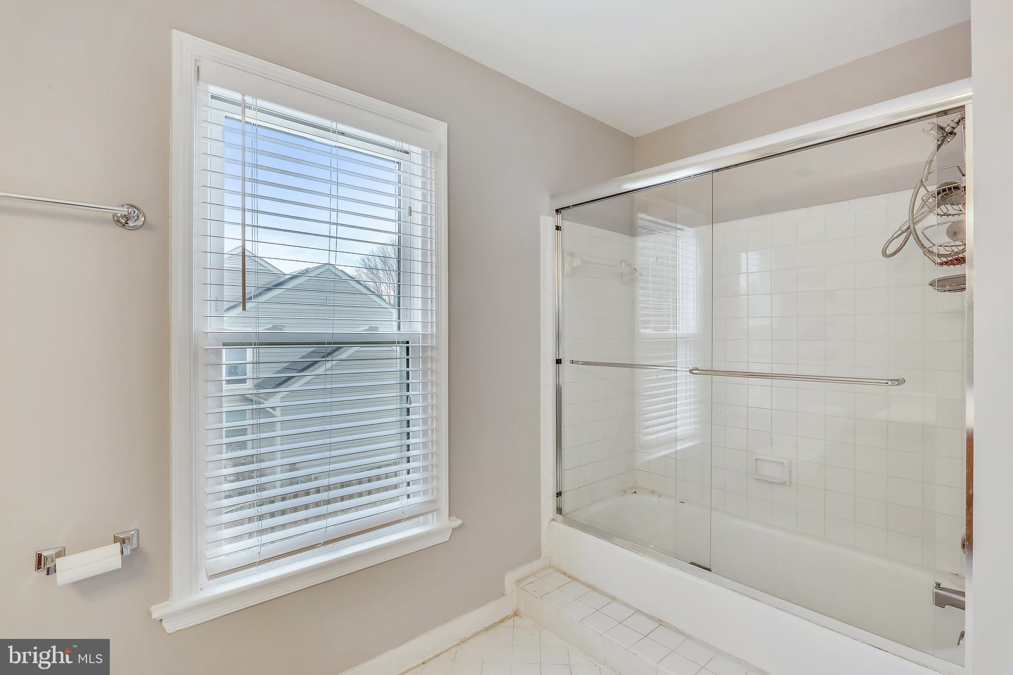 WILLIAMSBURG VILLAGE - Residential