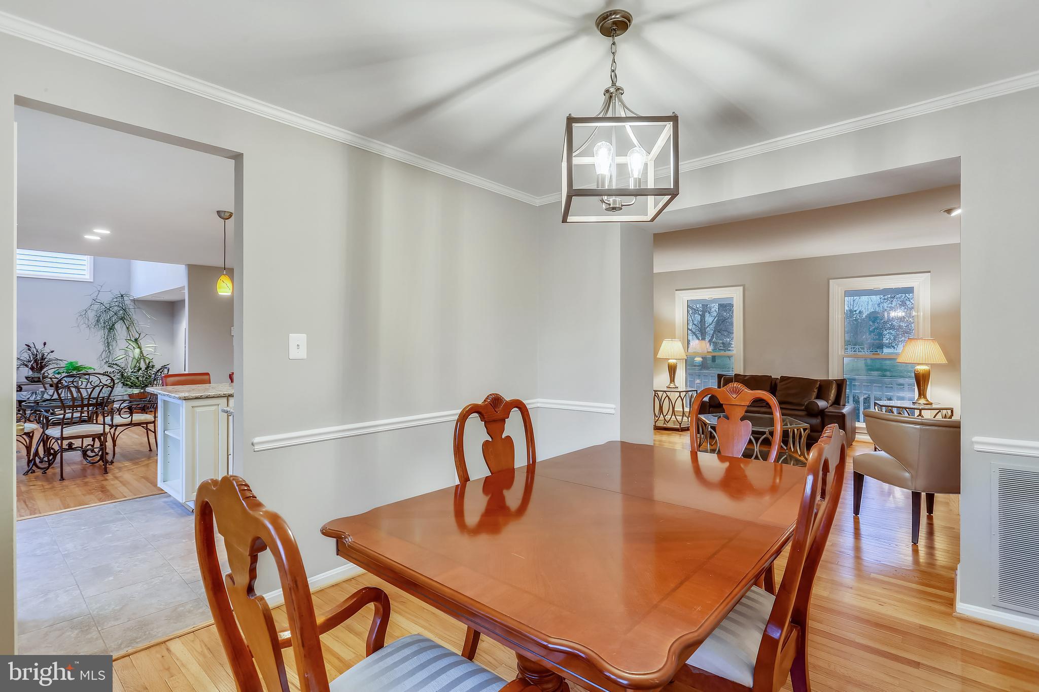 WILLIAMSBURG VILLAGE - Residential