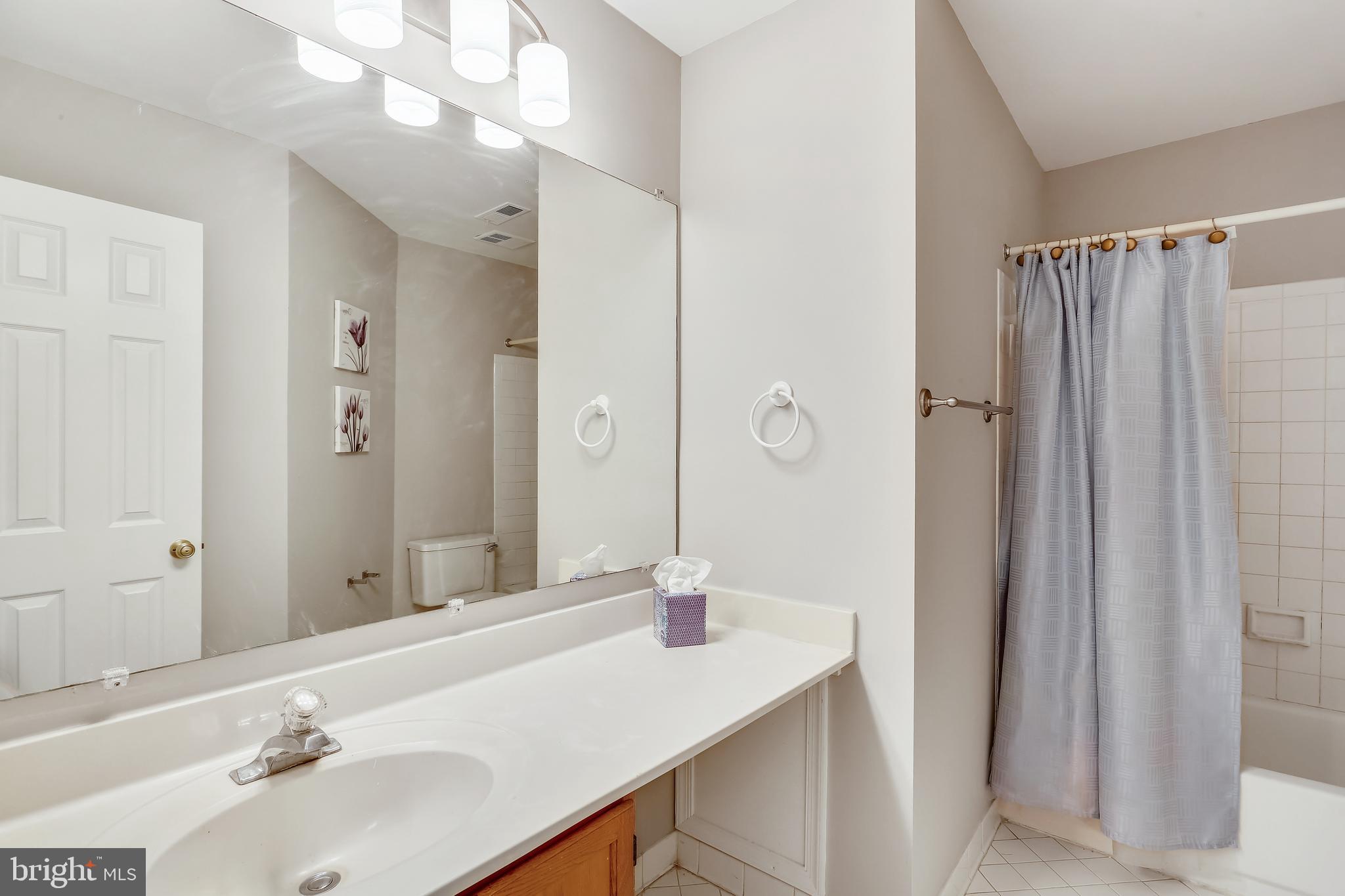 WILLIAMSBURG VILLAGE - Residential