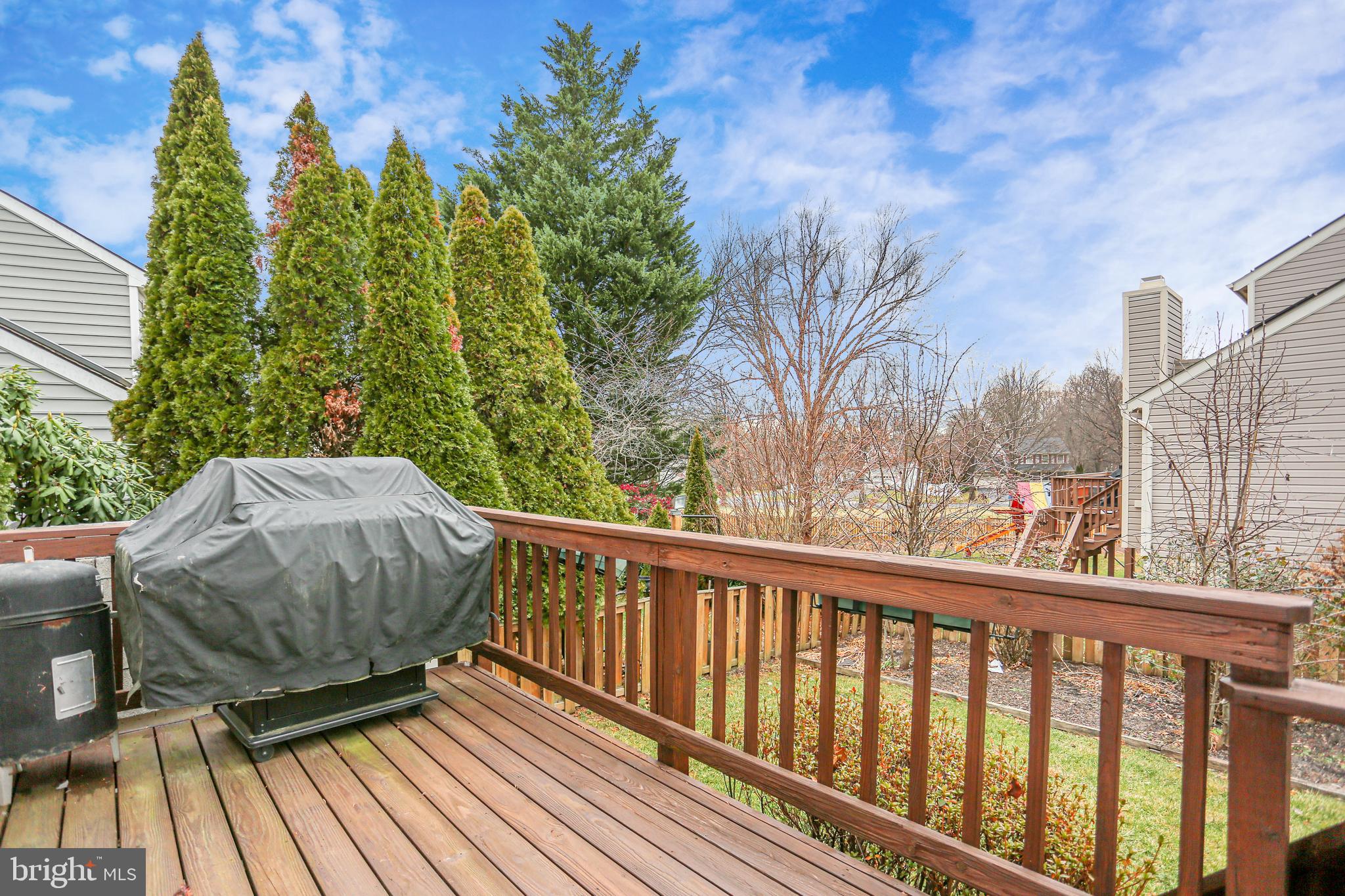 WILLIAMSBURG VILLAGE - Residential