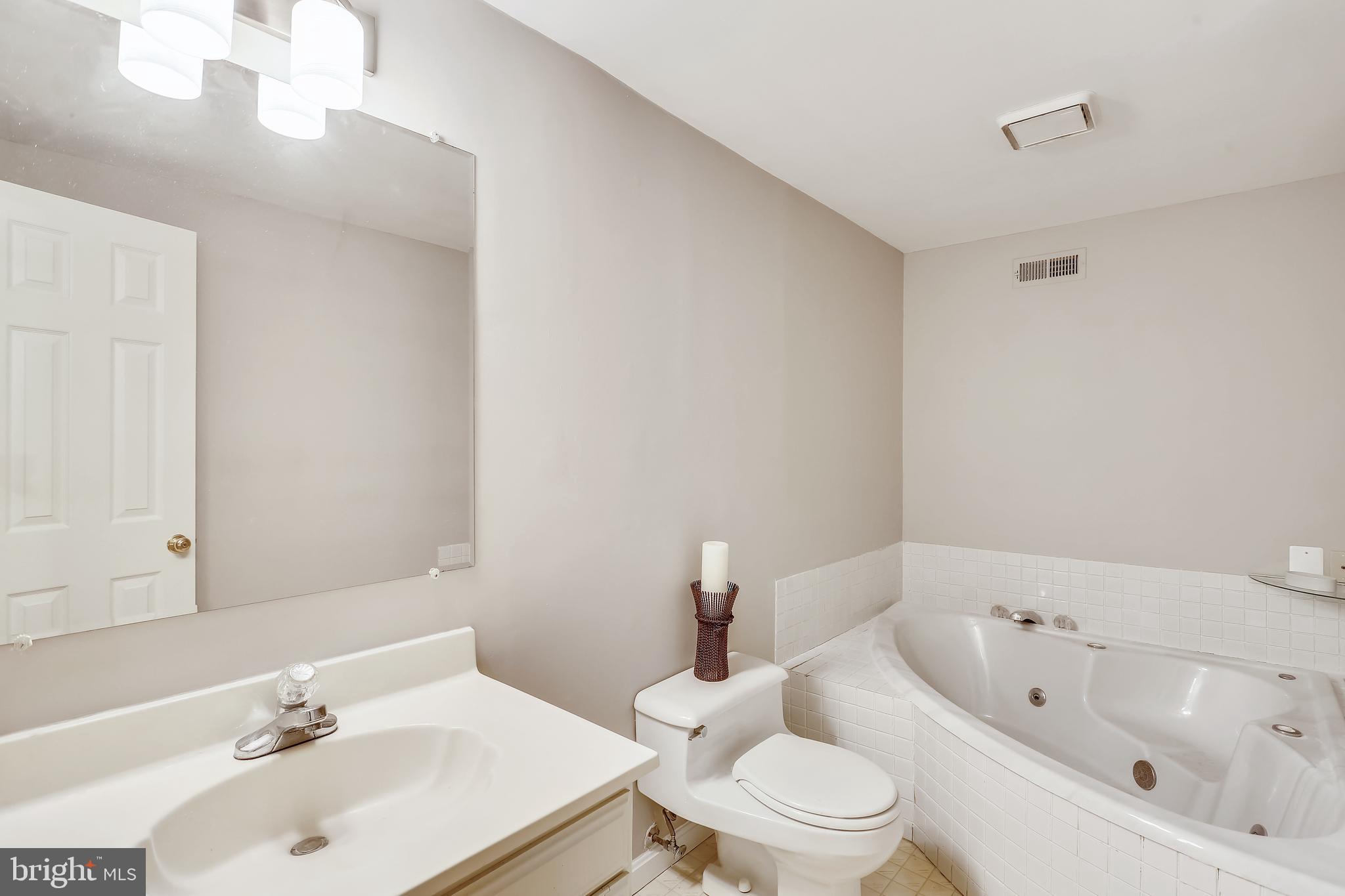 WILLIAMSBURG VILLAGE - Residential