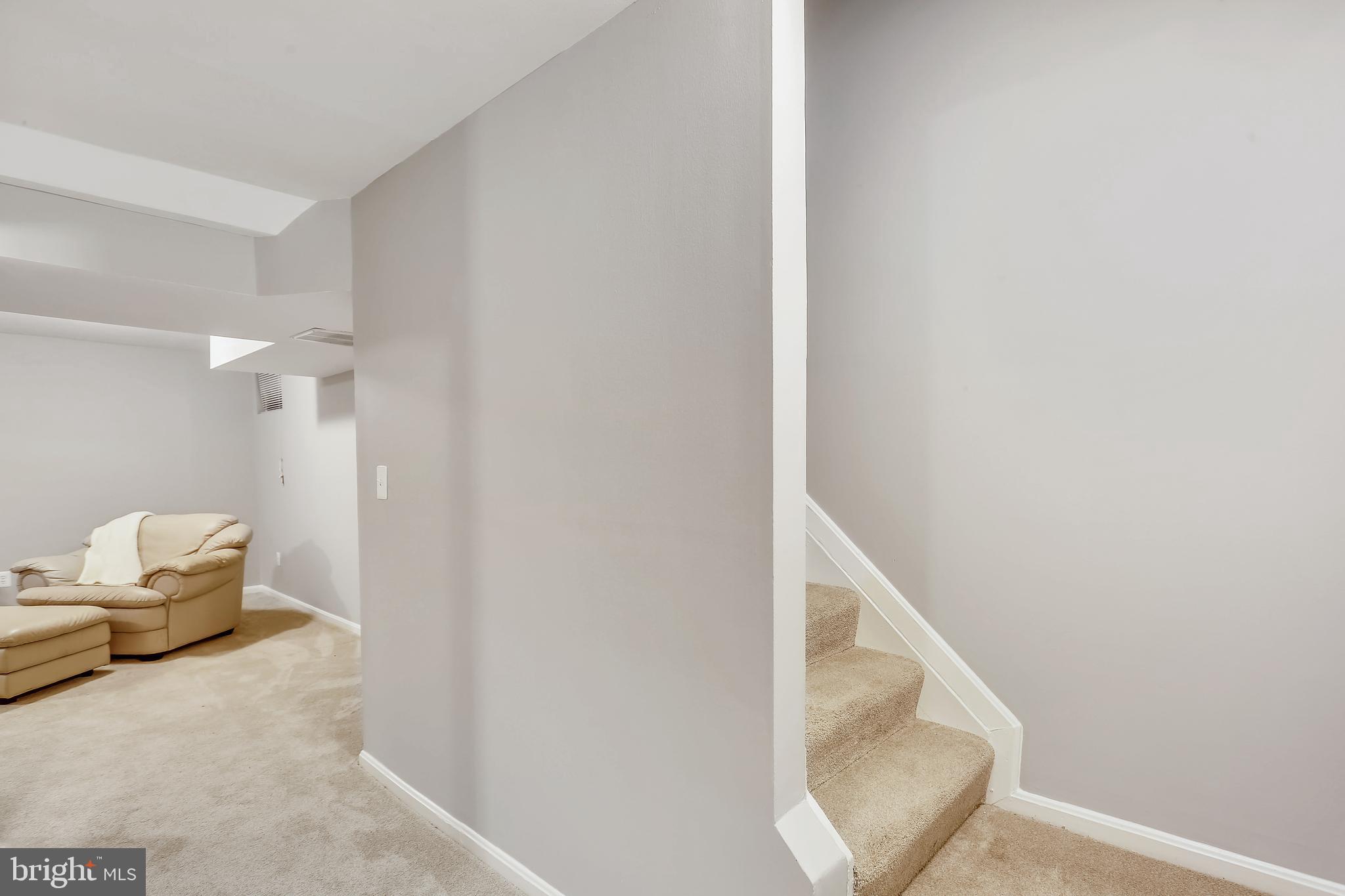 WILLIAMSBURG VILLAGE - Residential