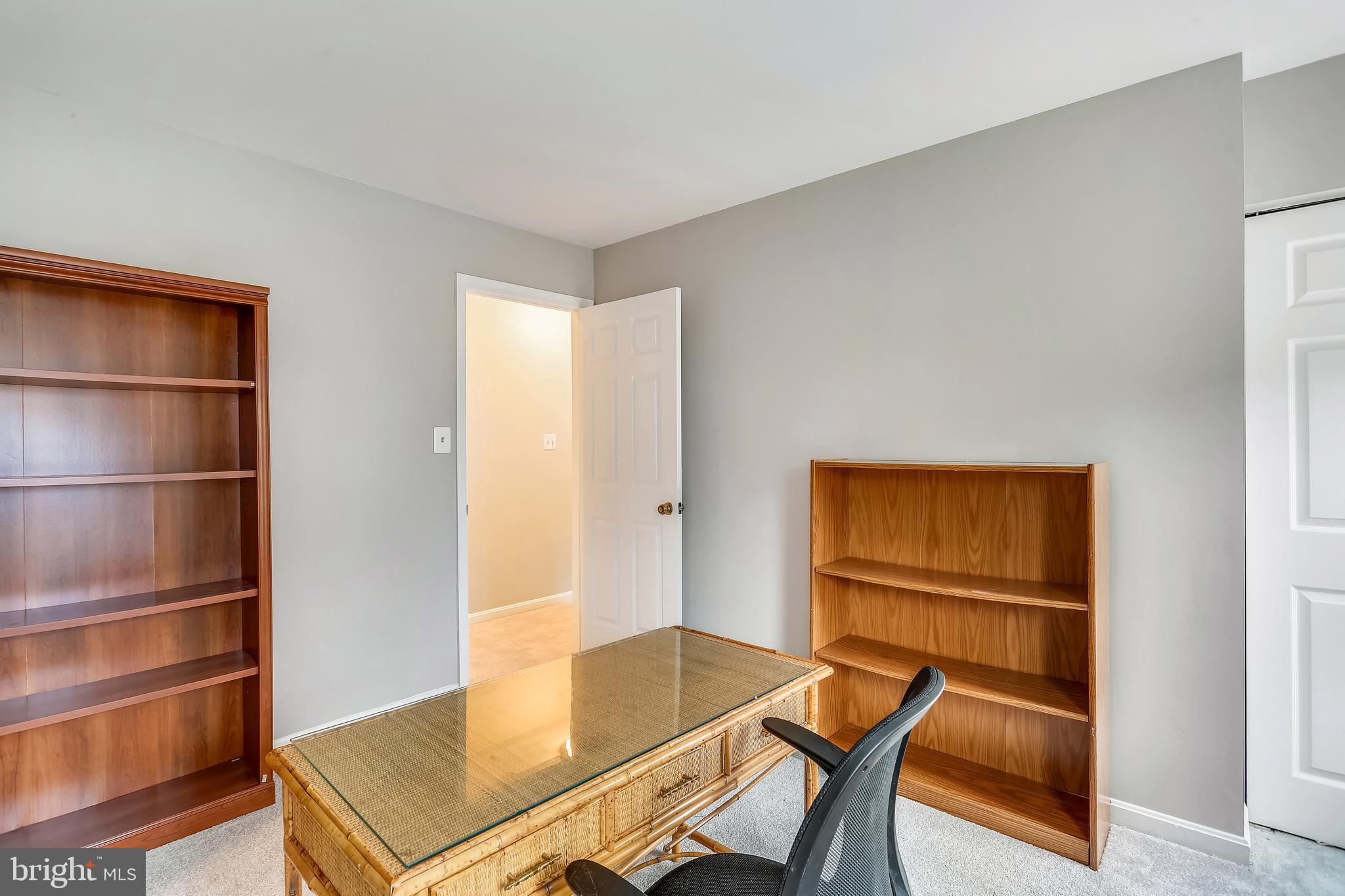 WILLIAMSBURG VILLAGE - Residential