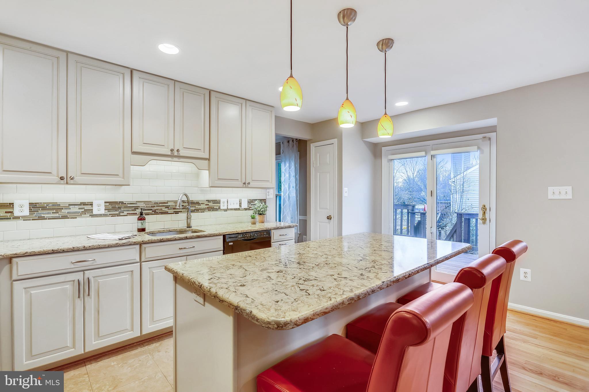 WILLIAMSBURG VILLAGE - Residential