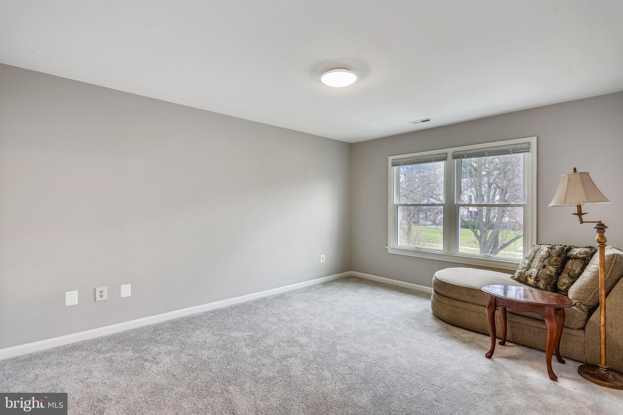 WILLIAMSBURG VILLAGE - Residential