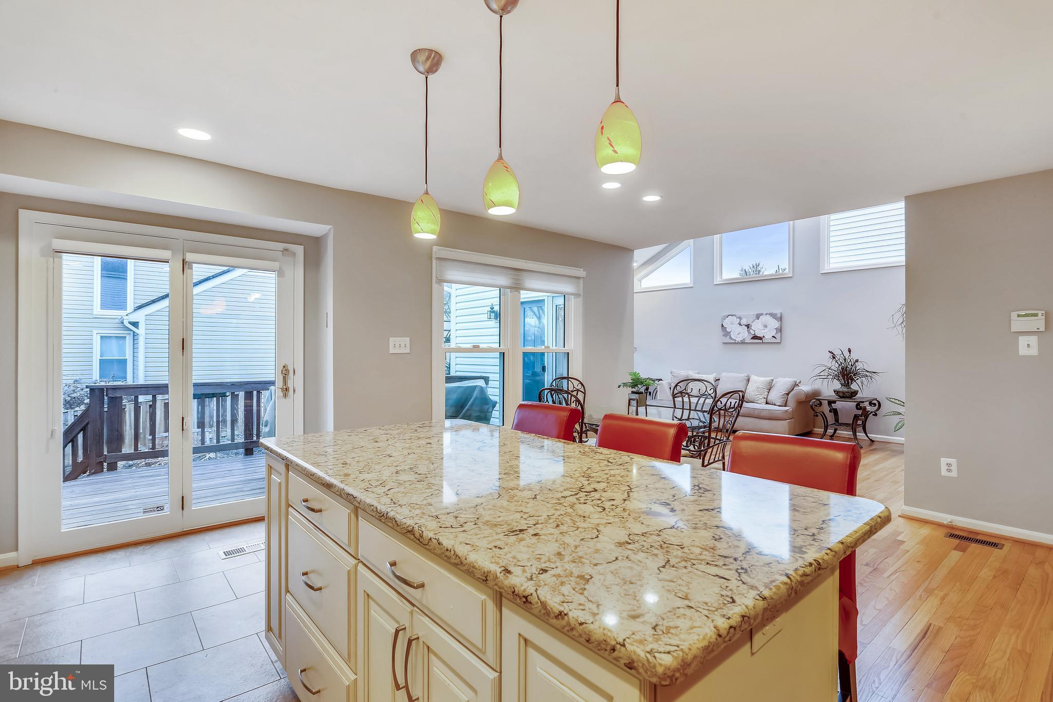 WILLIAMSBURG VILLAGE - Residential