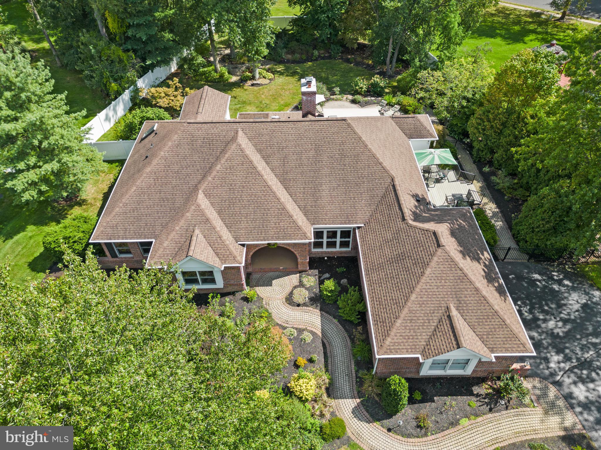 4 HEDGE ROW