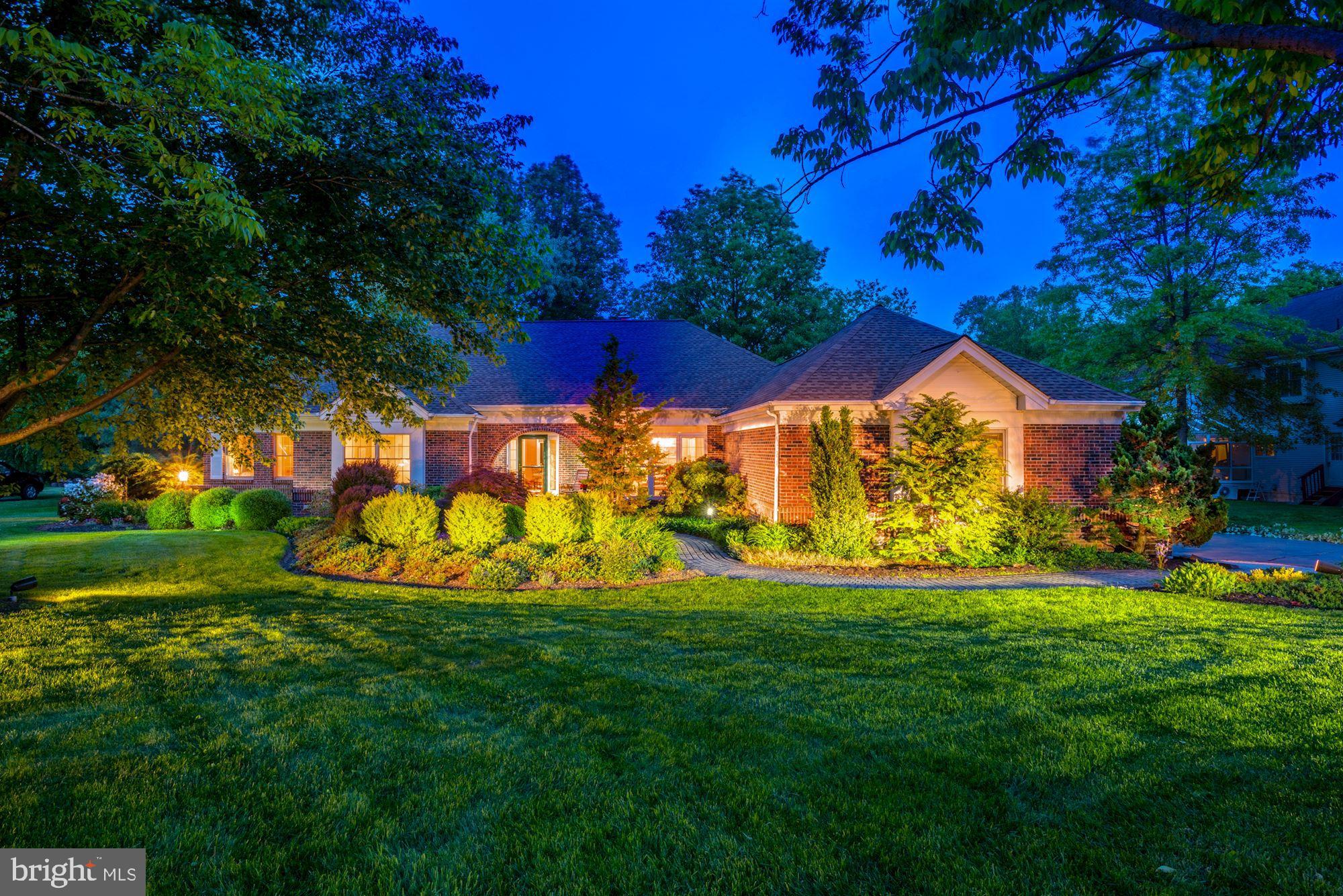 4 HEDGE ROW