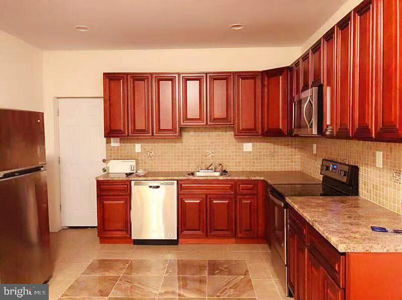 5446 WALNUT STREET 2ND FLOOR
