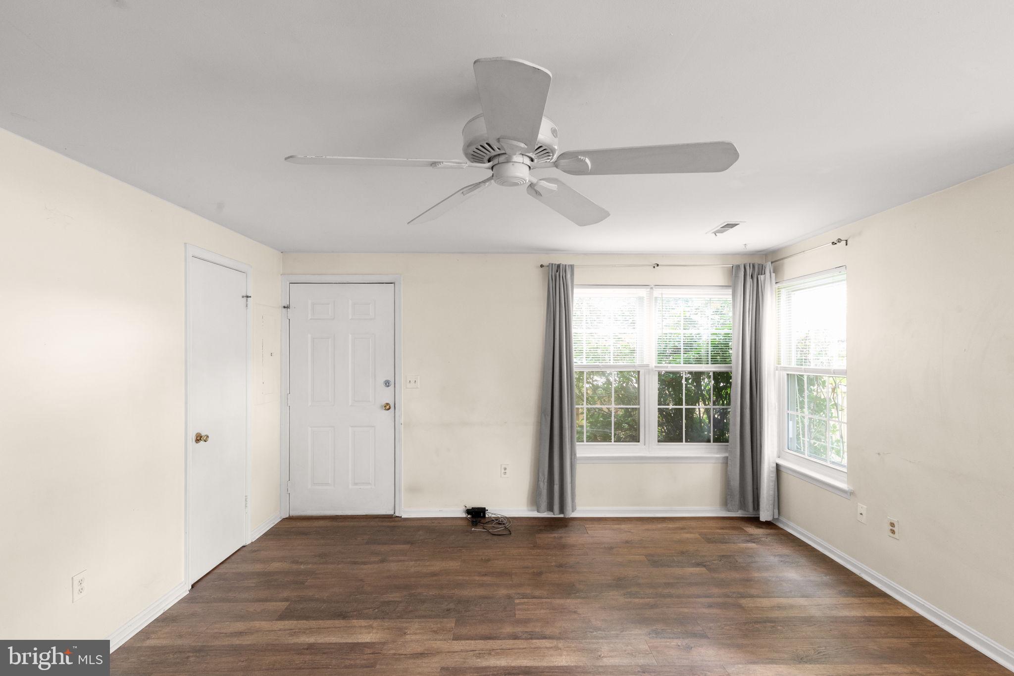 1209 LIBERTY SQUARE 11