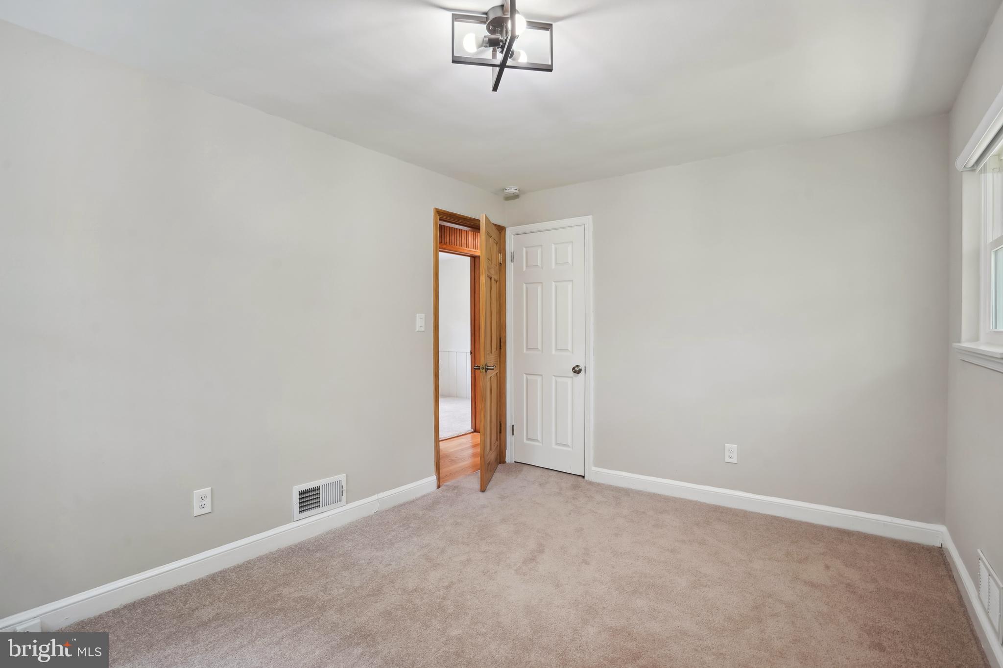 BRANDON VILLAGE - Residential Lease