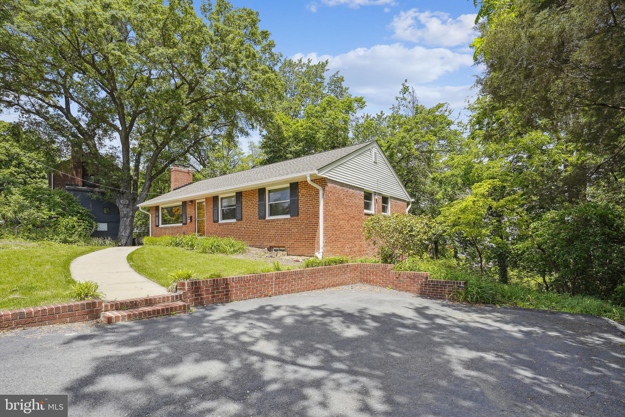 BRANDON VILLAGE - Residential Lease