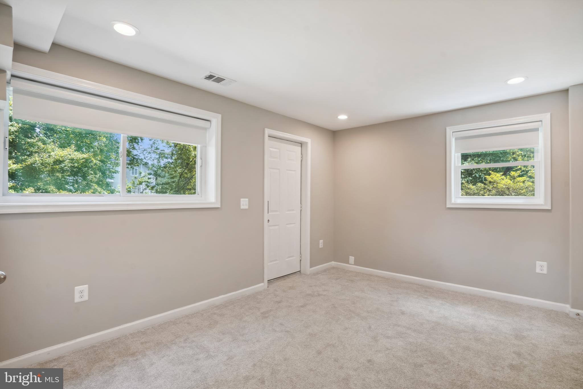 BRANDON VILLAGE - Residential Lease