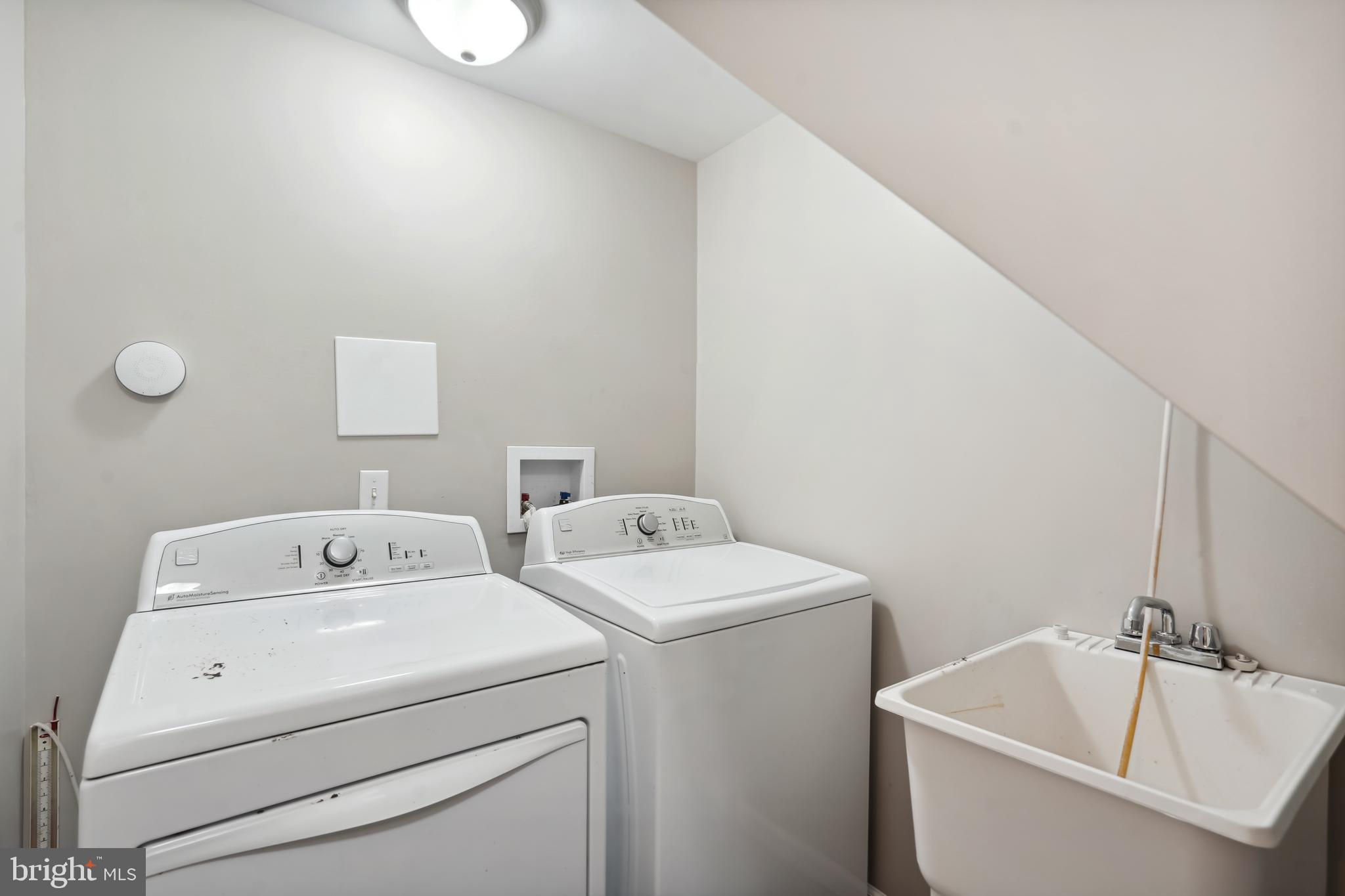 BRANDON VILLAGE - Residential Lease