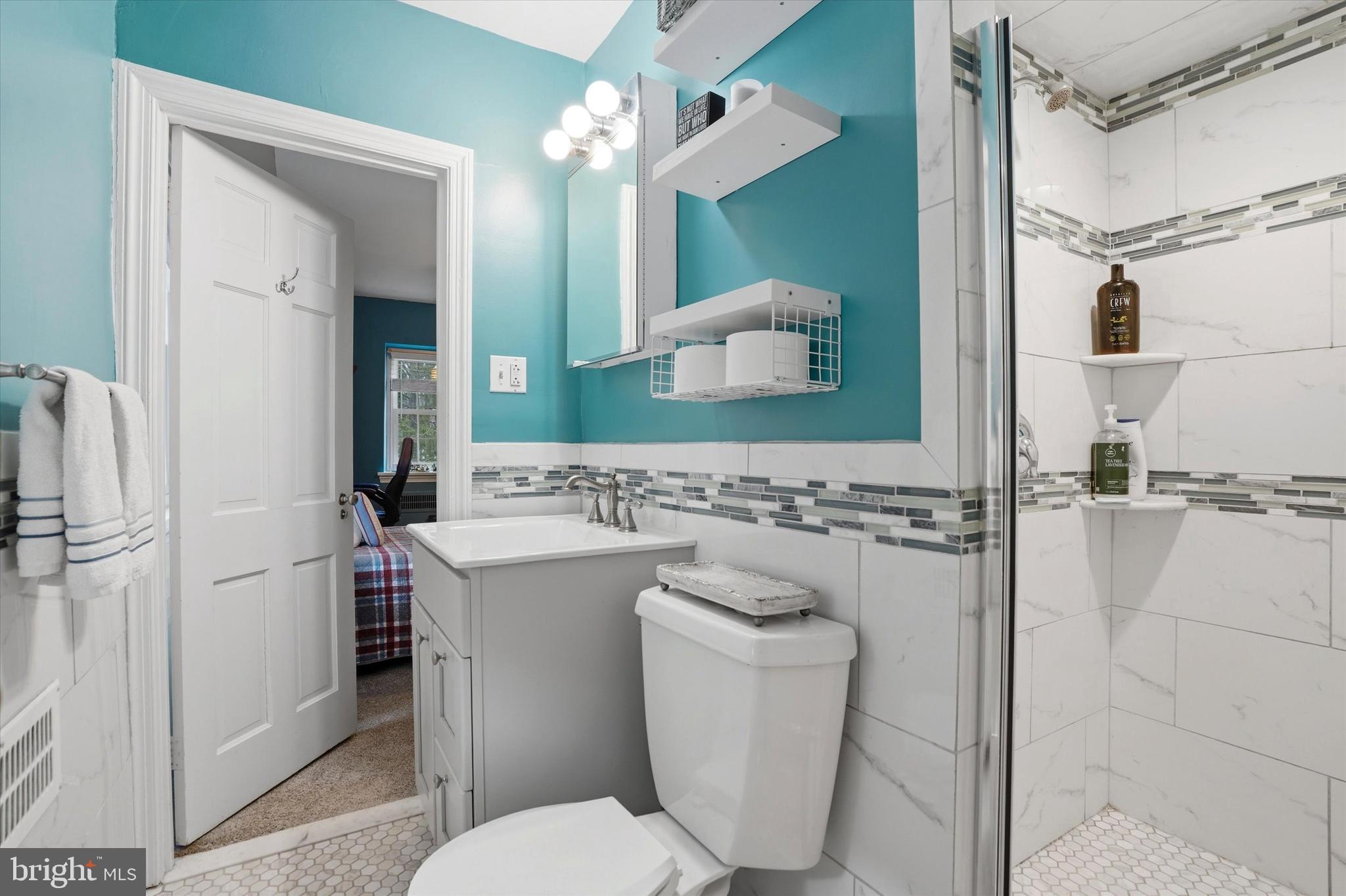 WYNNEWOOD PLAZA - Residential