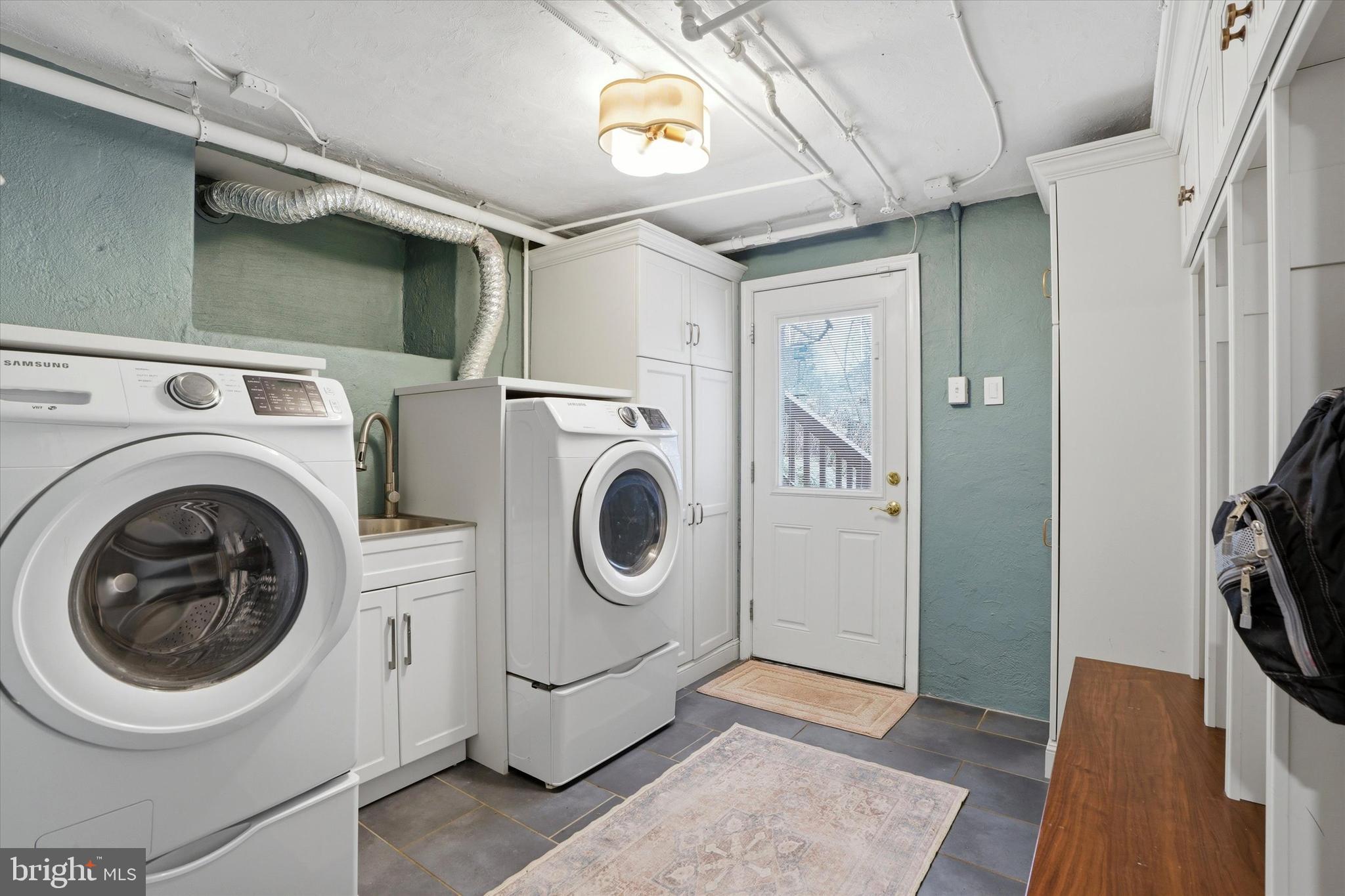 WYNNEWOOD PLAZA - Residential