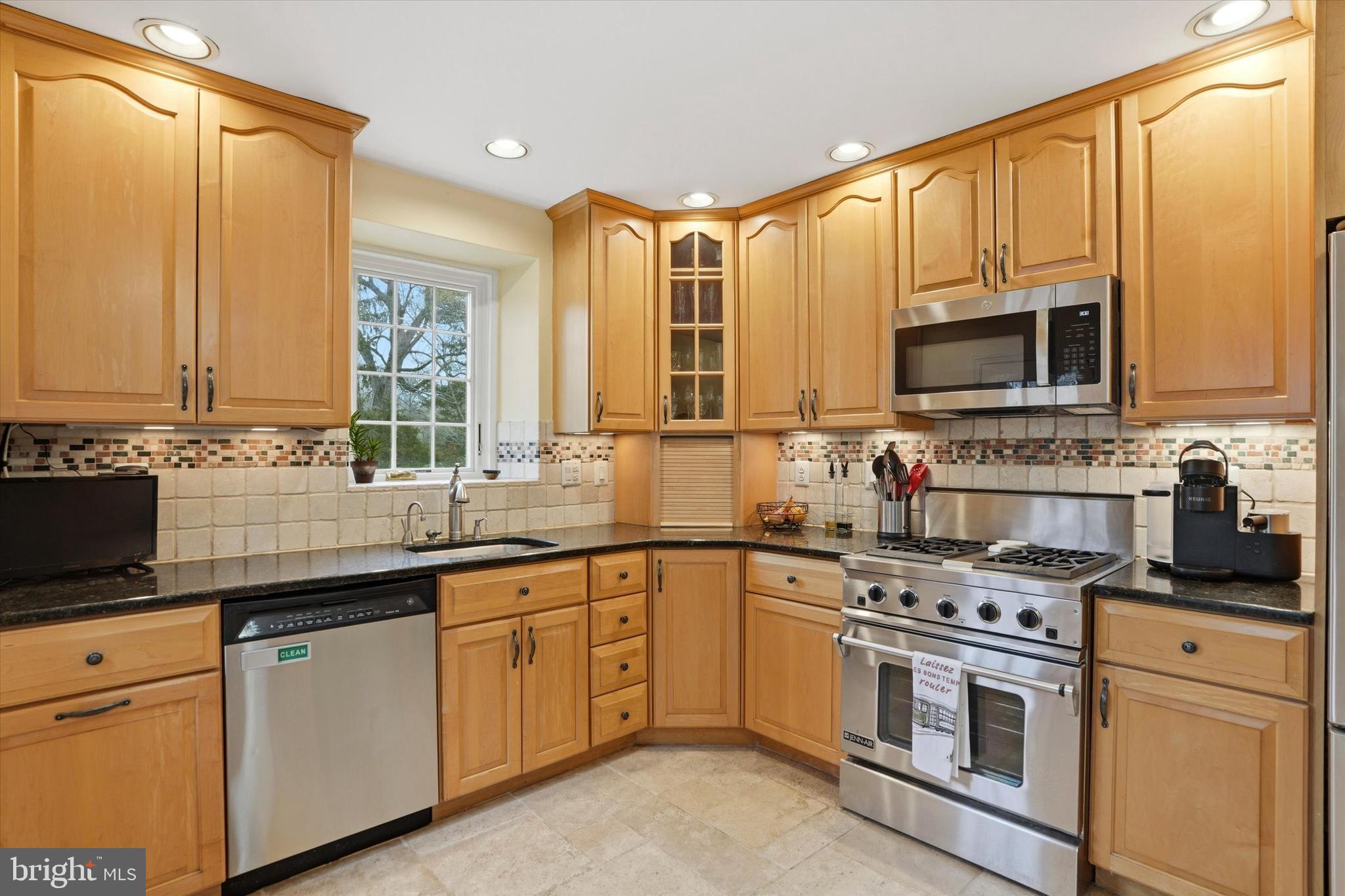 WYNNEWOOD PLAZA - Residential