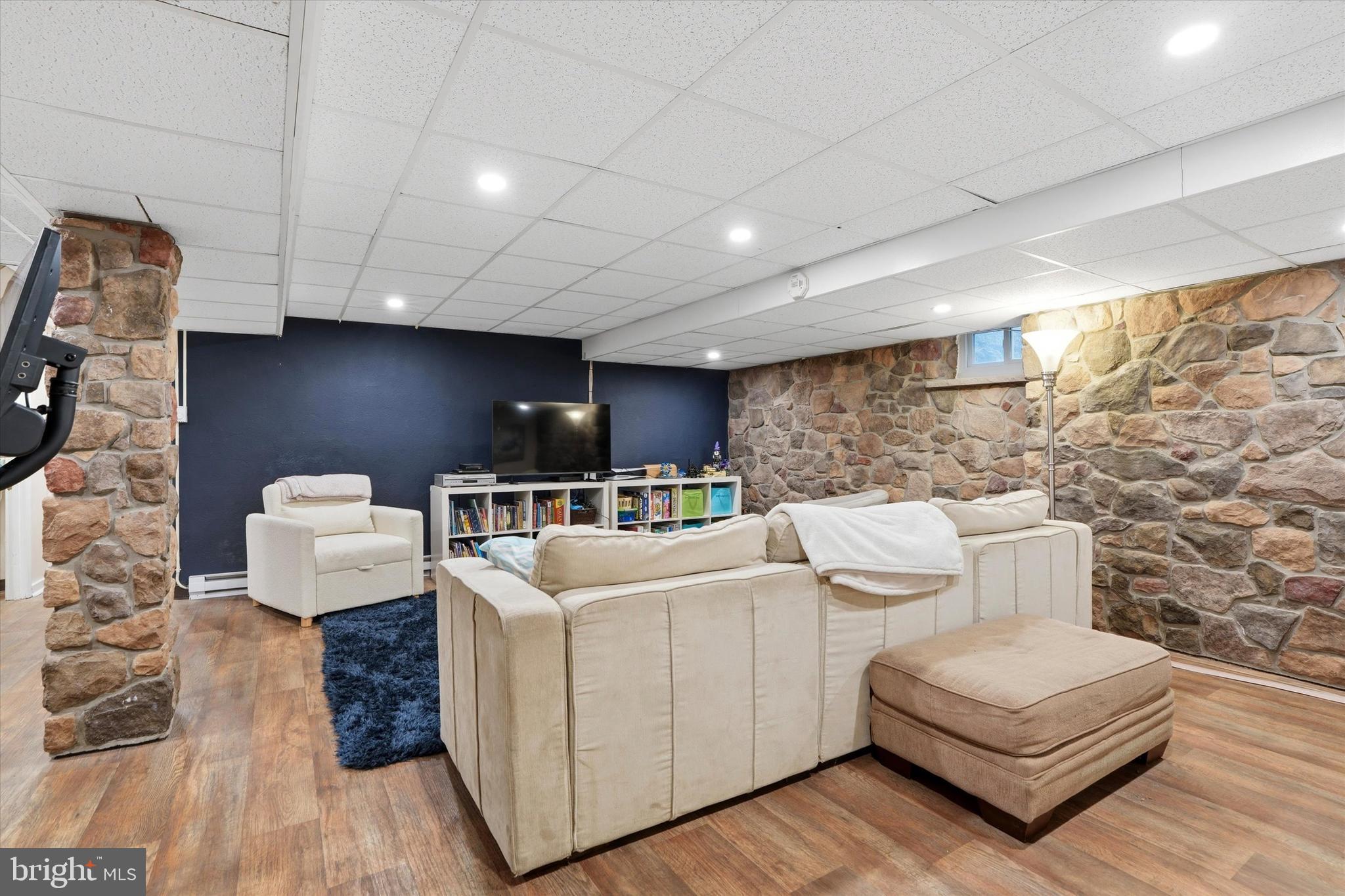 WYNNEWOOD PLAZA - Residential