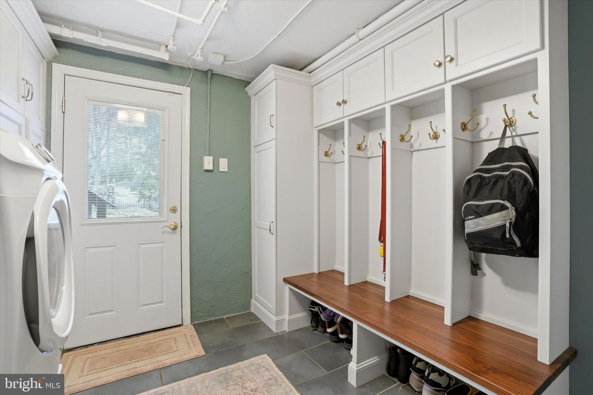 WYNNEWOOD PLAZA - Residential