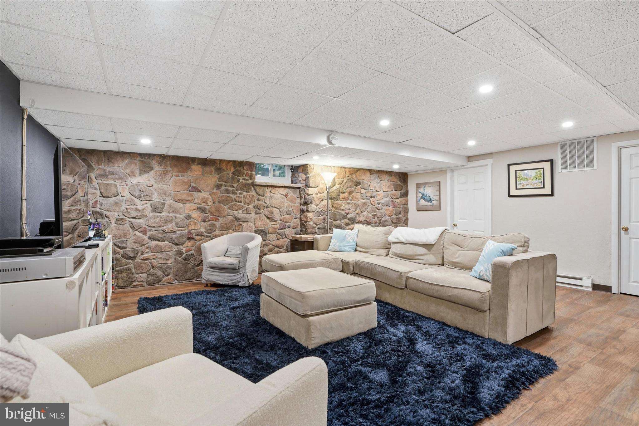 WYNNEWOOD PLAZA - Residential