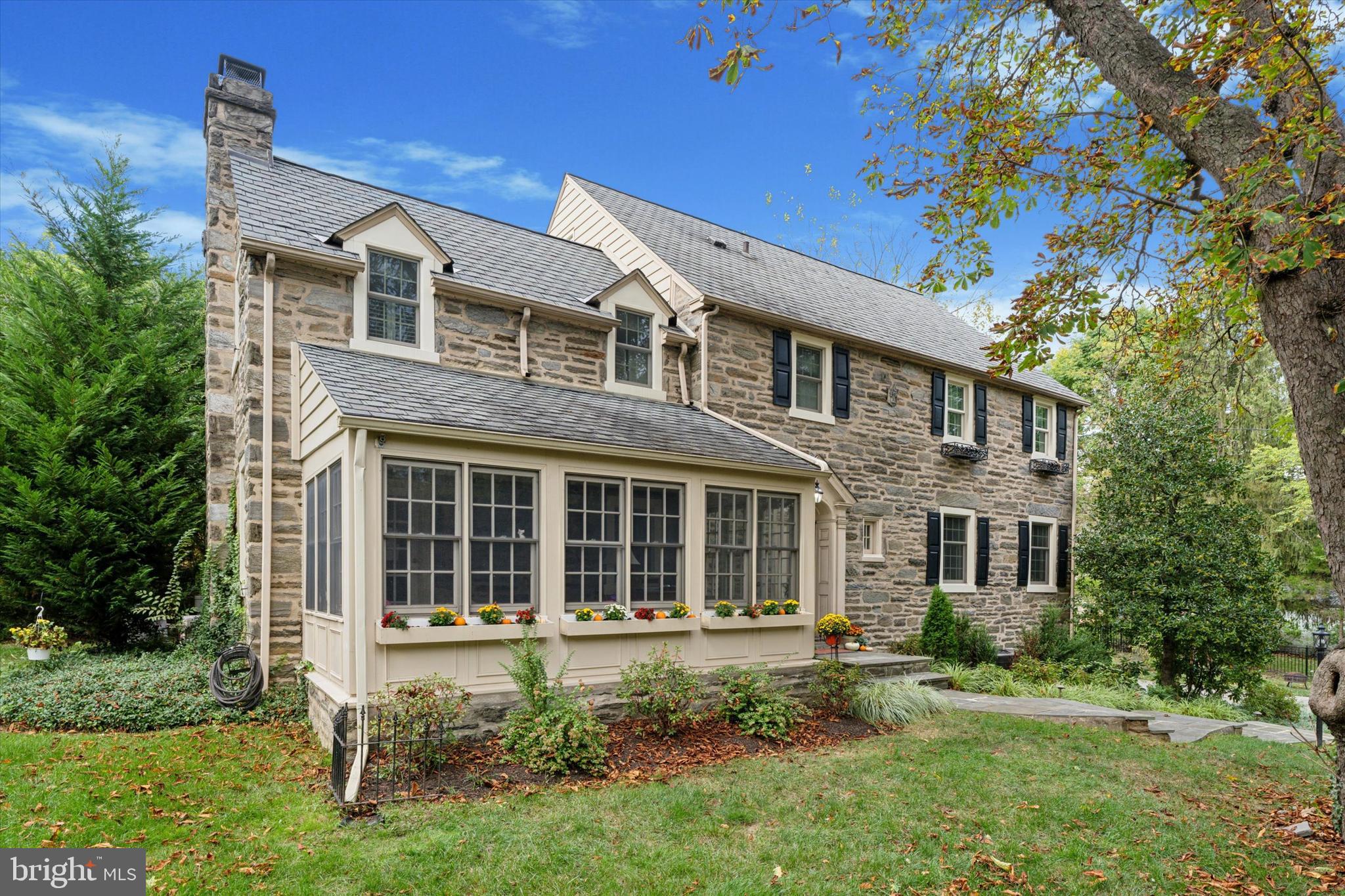 WYNNEWOOD PLAZA - Residential