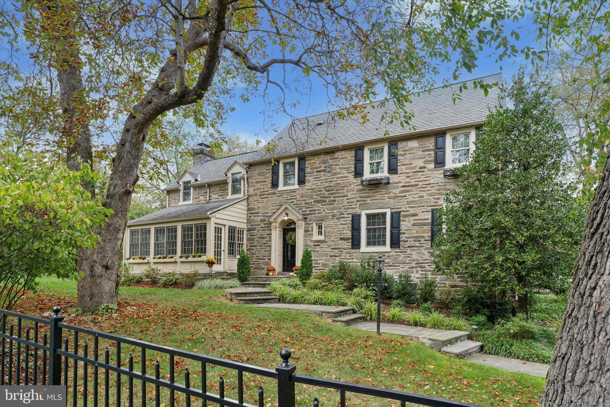 WYNNEWOOD PLAZA - Residential