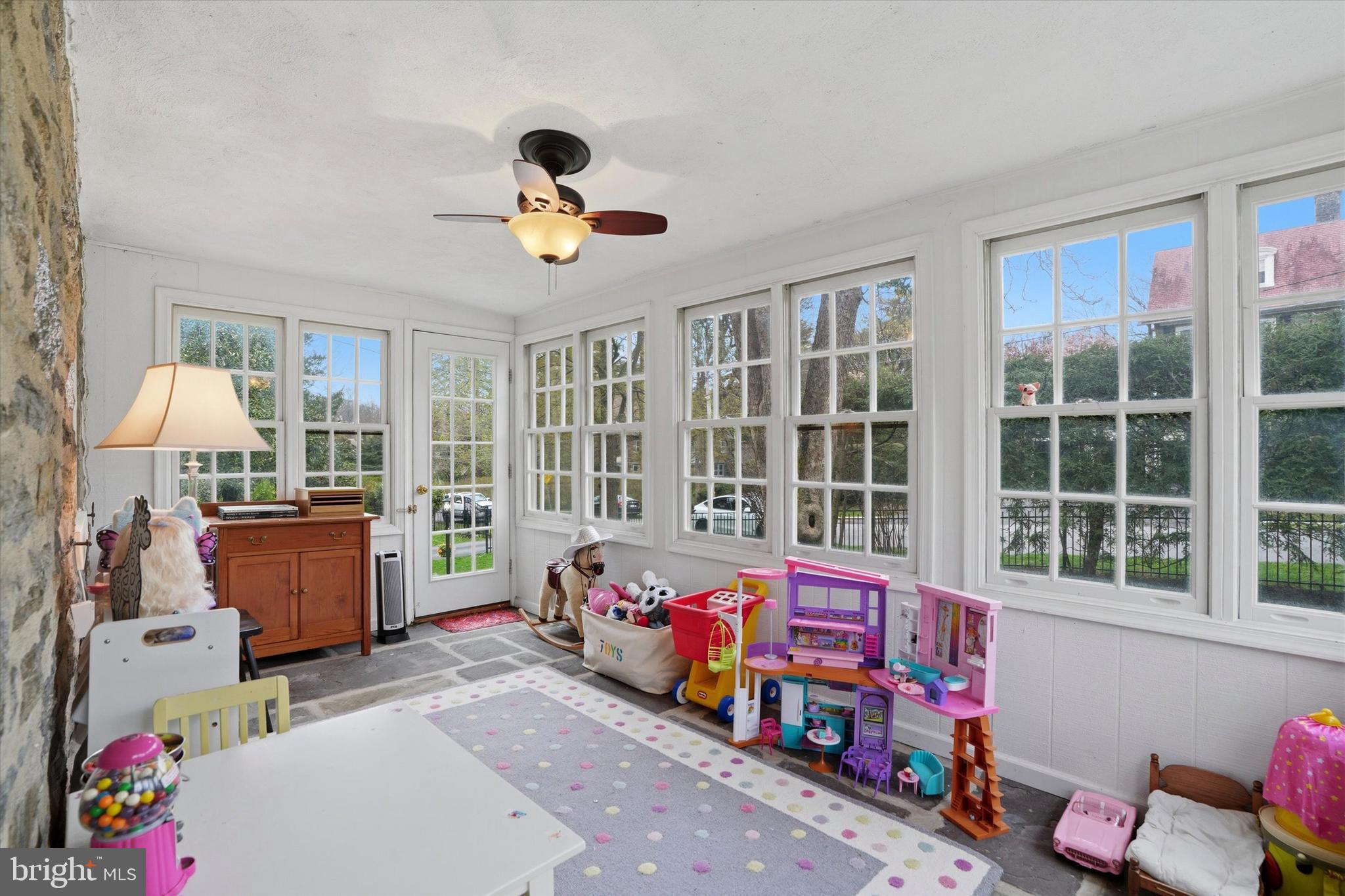 WYNNEWOOD PLAZA - Residential