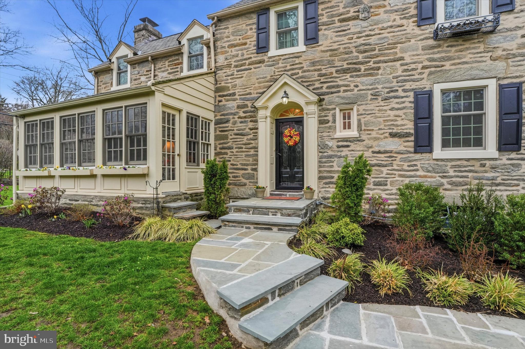 WYNNEWOOD PLAZA - Residential