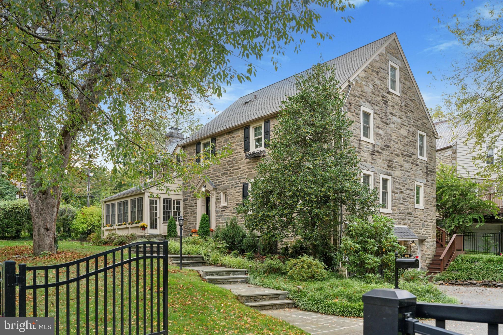 WYNNEWOOD PLAZA - Residential