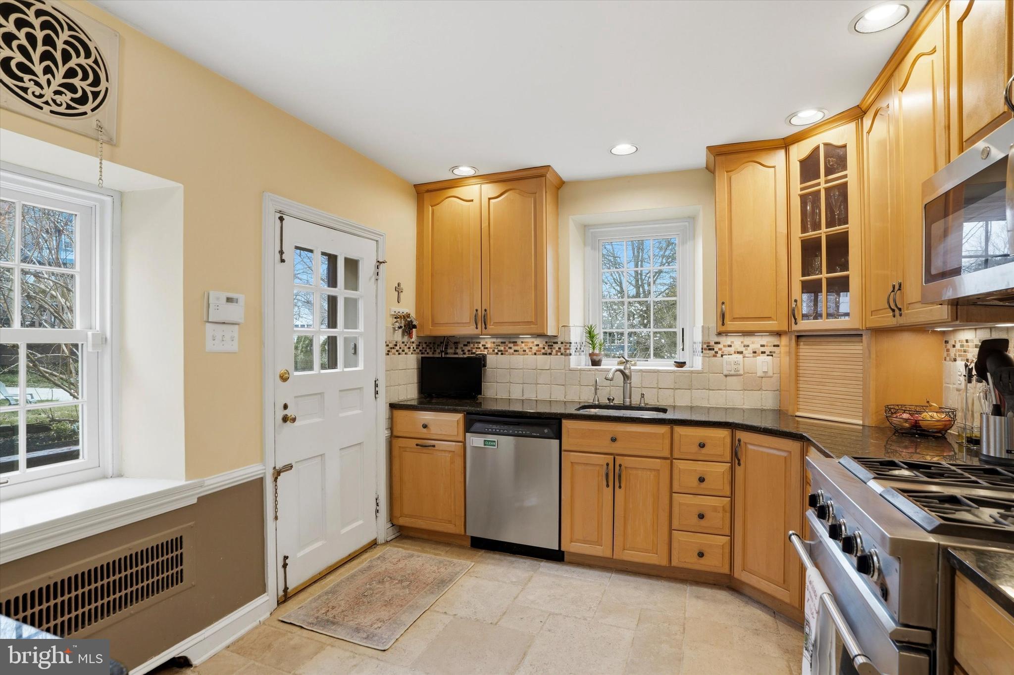 WYNNEWOOD PLAZA - Residential