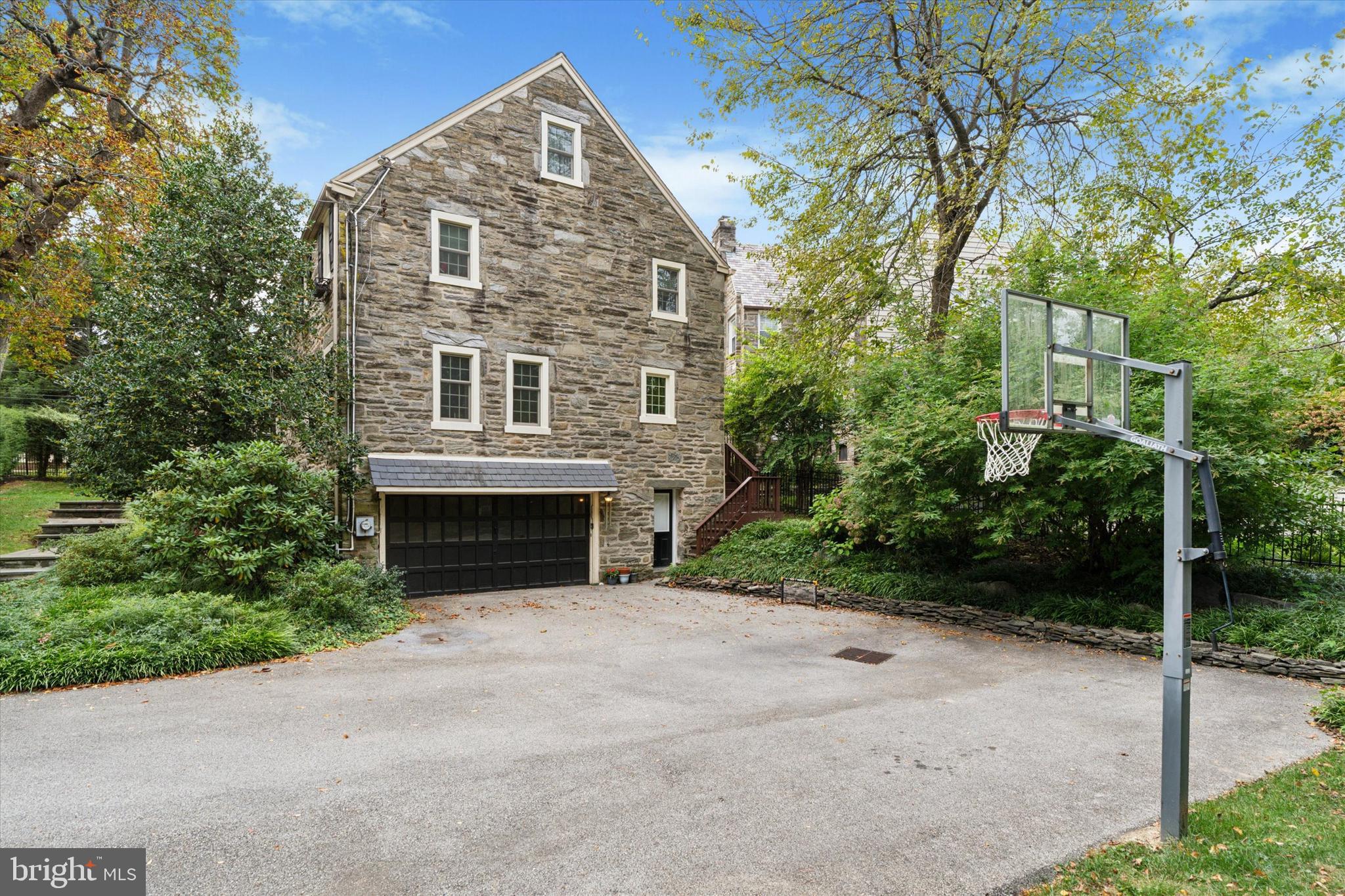 WYNNEWOOD PLAZA - Residential