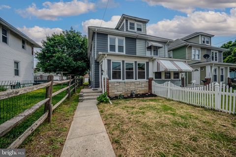 1625 HUDDELL AVENUE LINWOOD PA 19061