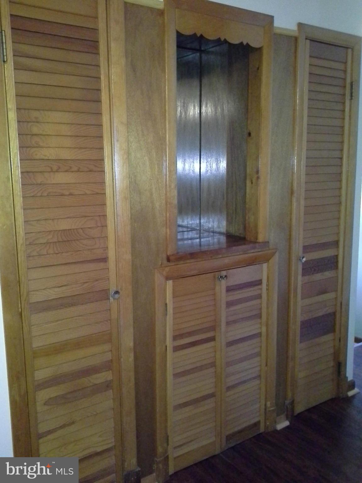 VAN BIBBER MANOR - Residential