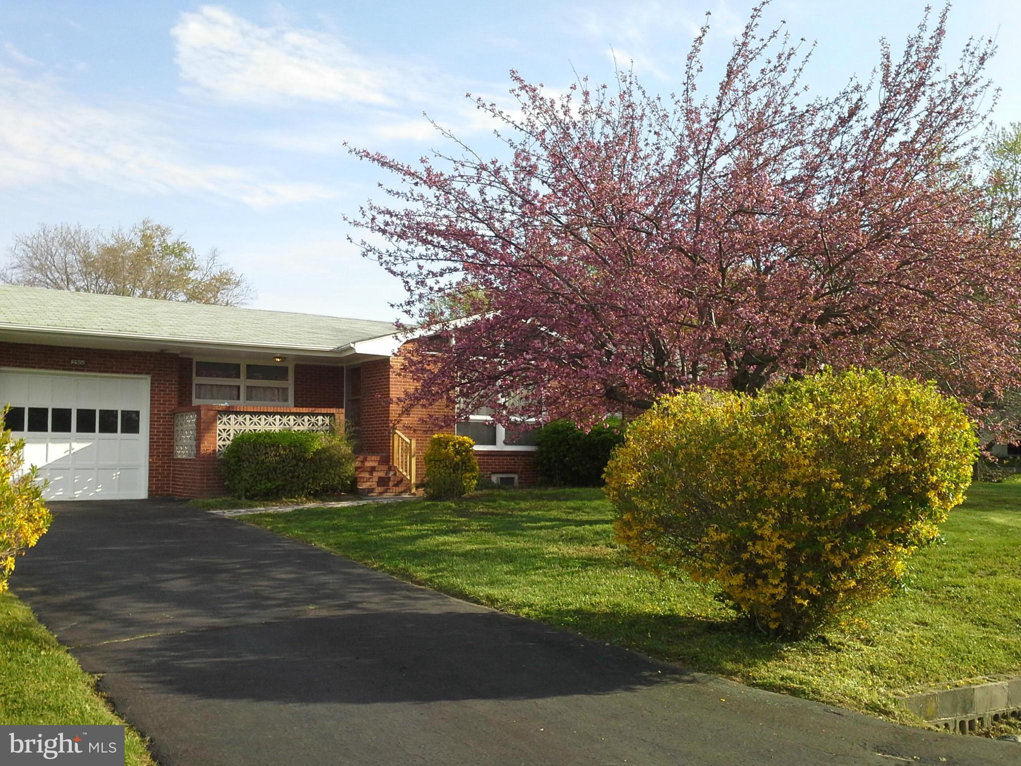 VAN BIBBER MANOR - Residential