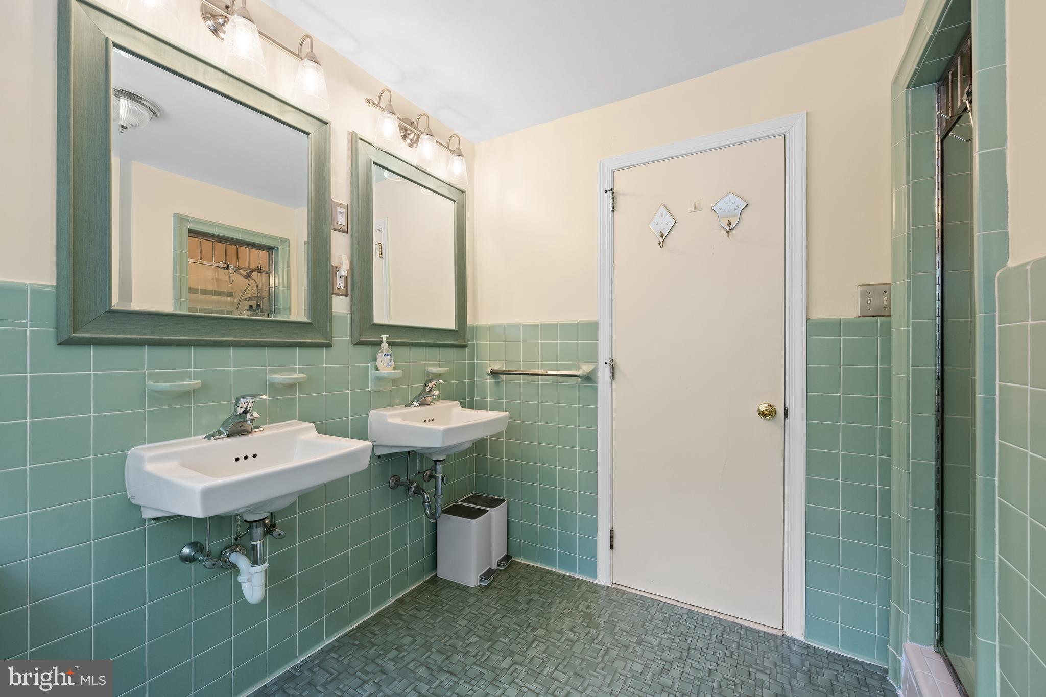 VALLEY FORGE - Residential