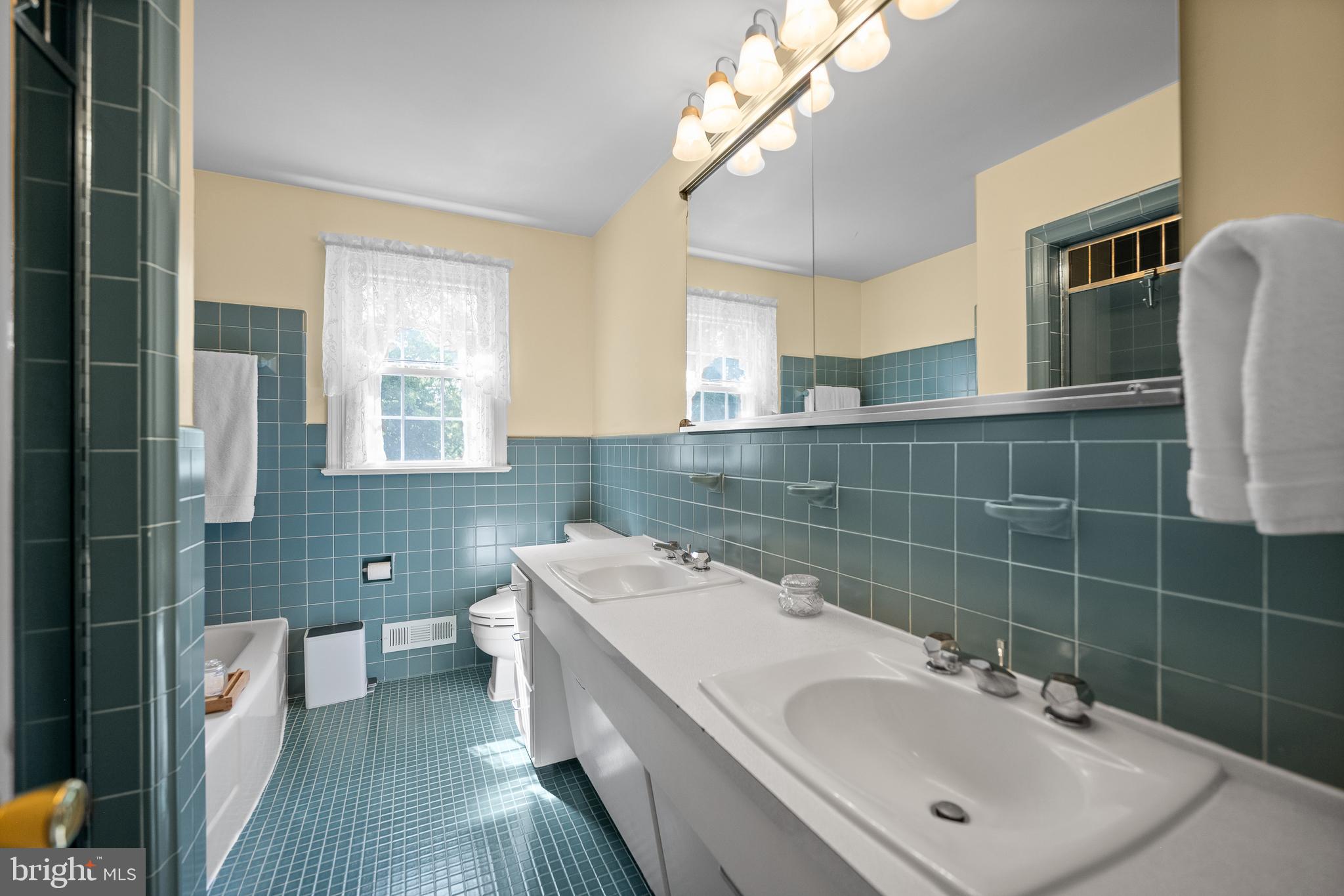 VALLEY FORGE - Residential