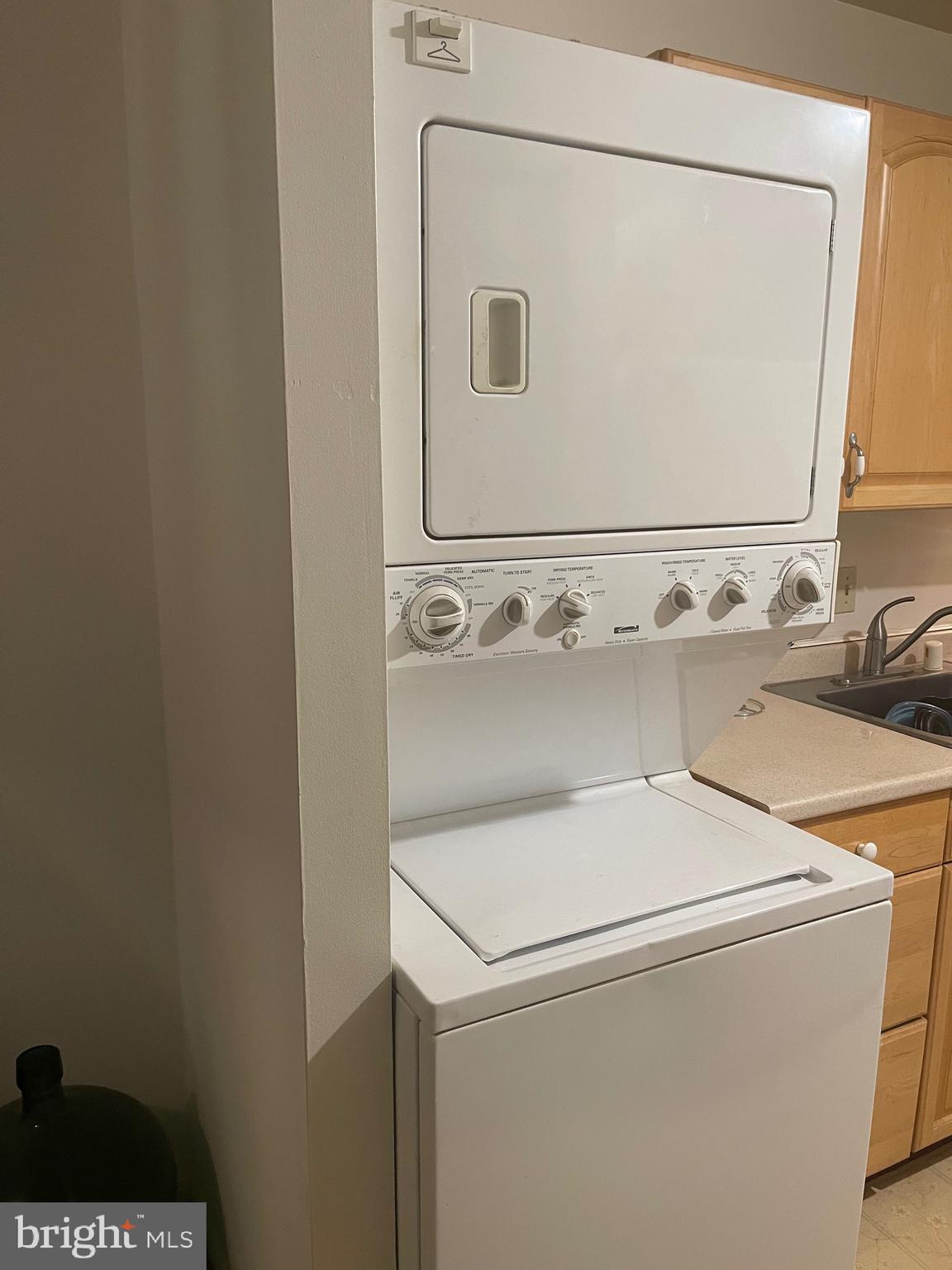 COLUMBIA TOWERS - Residential