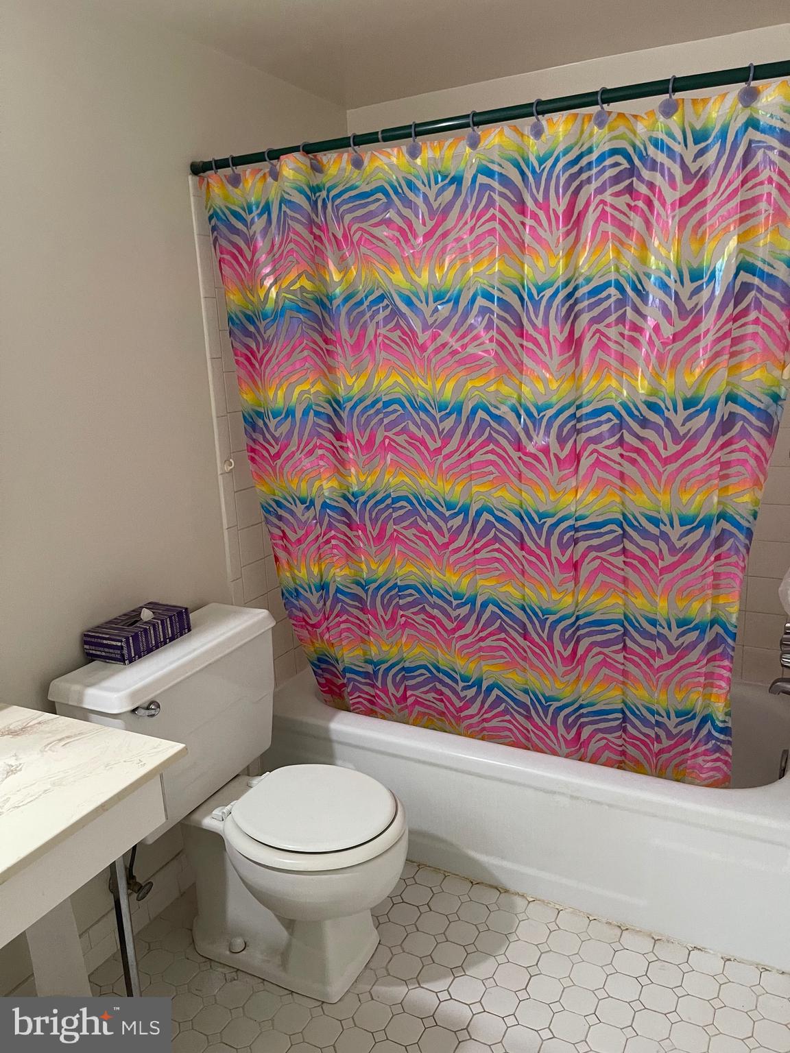 COLUMBIA TOWERS - Residential