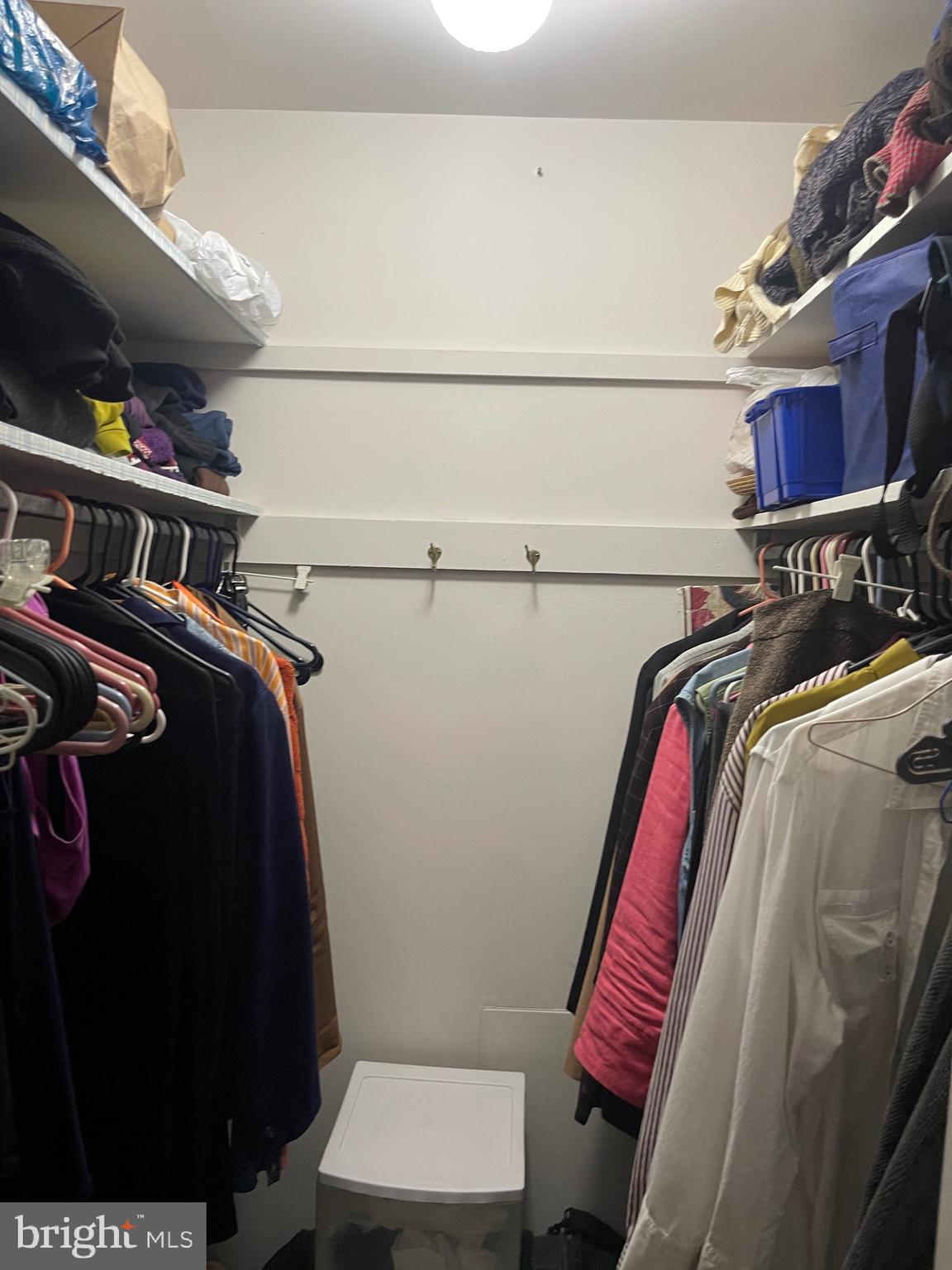 COLUMBIA TOWERS - Residential