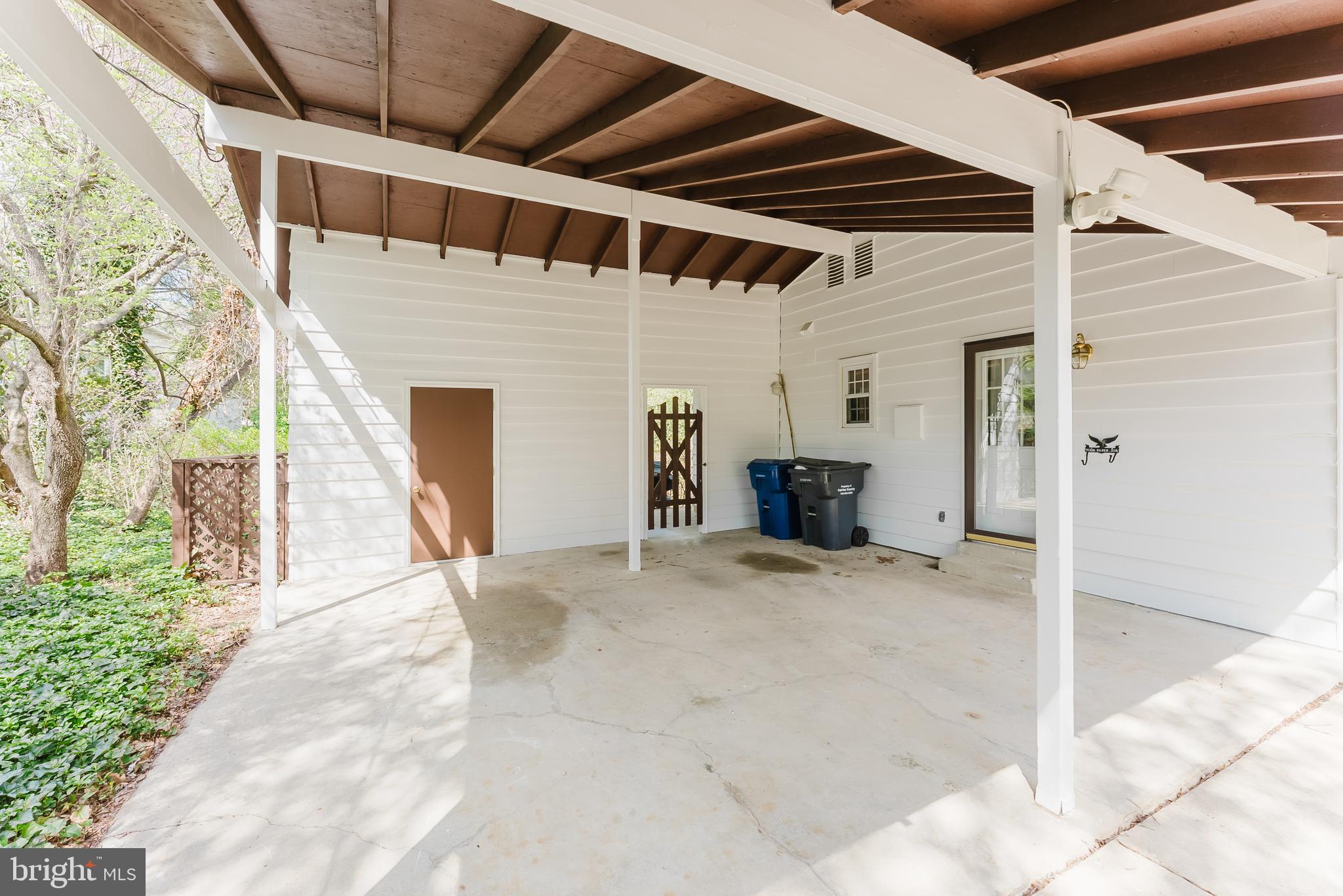 CANTERBURY WOODS - Residential